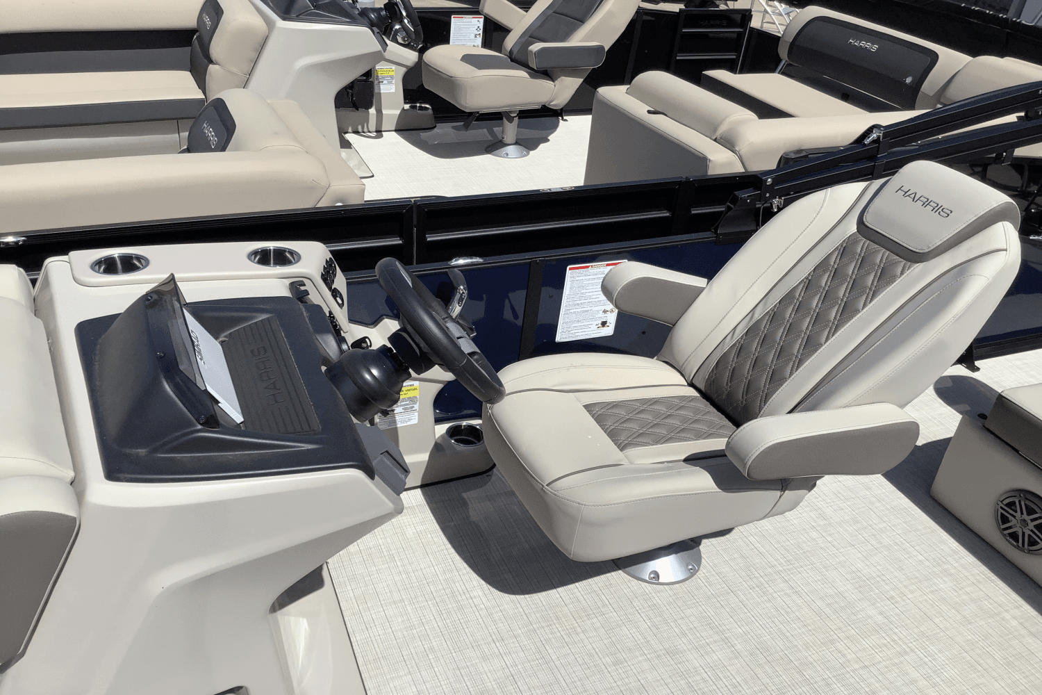 2025 Harris Sunliner 250 Image Thumbnail #5