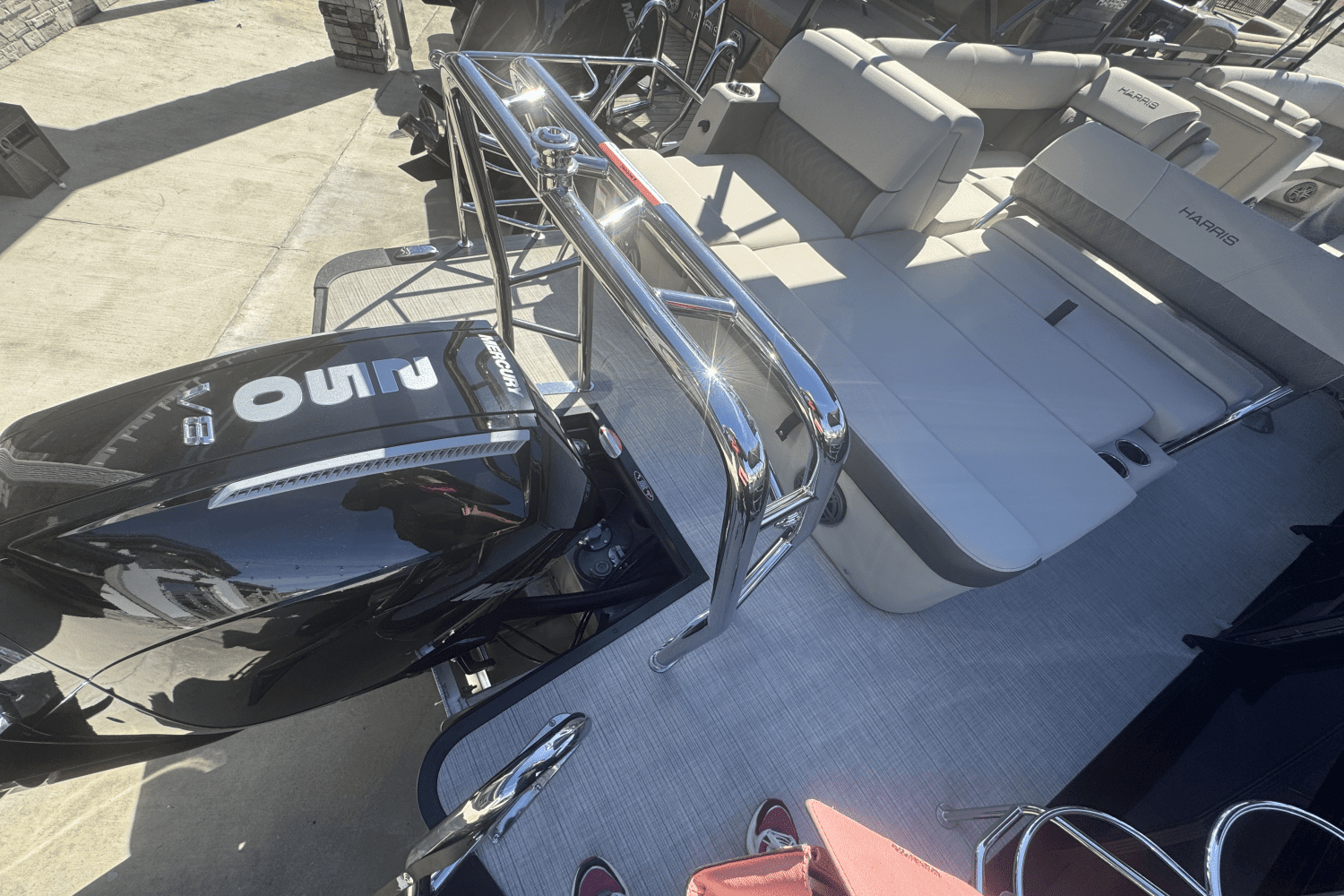 2025 Harris Sunliner 250 Image Thumbnail #3