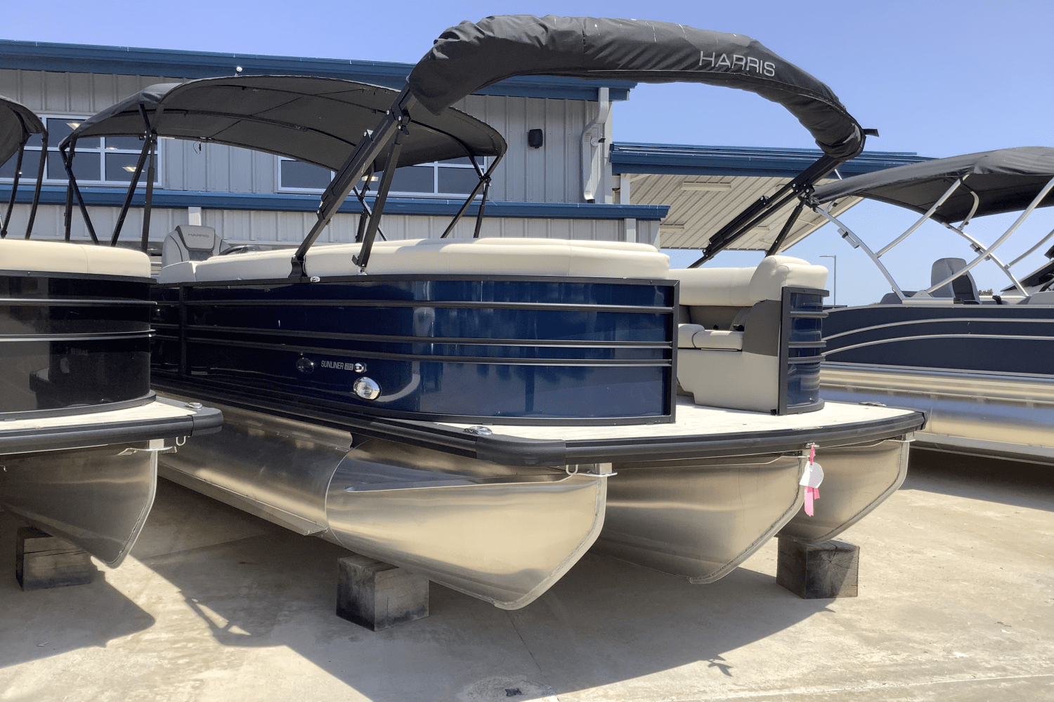 2025 Harris Sunliner 250 Image Thumbnail #0