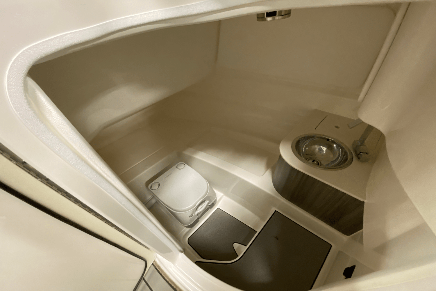 2025 Sea Ray 250 SDX Image Thumbnail #16