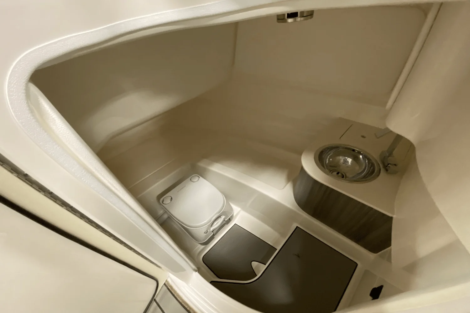 2025 Sea Ray 250 SDX Image Thumbnail #16