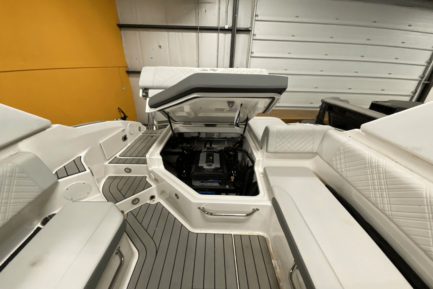 2025 Sea Ray 250 SDX Image Thumbnail #24