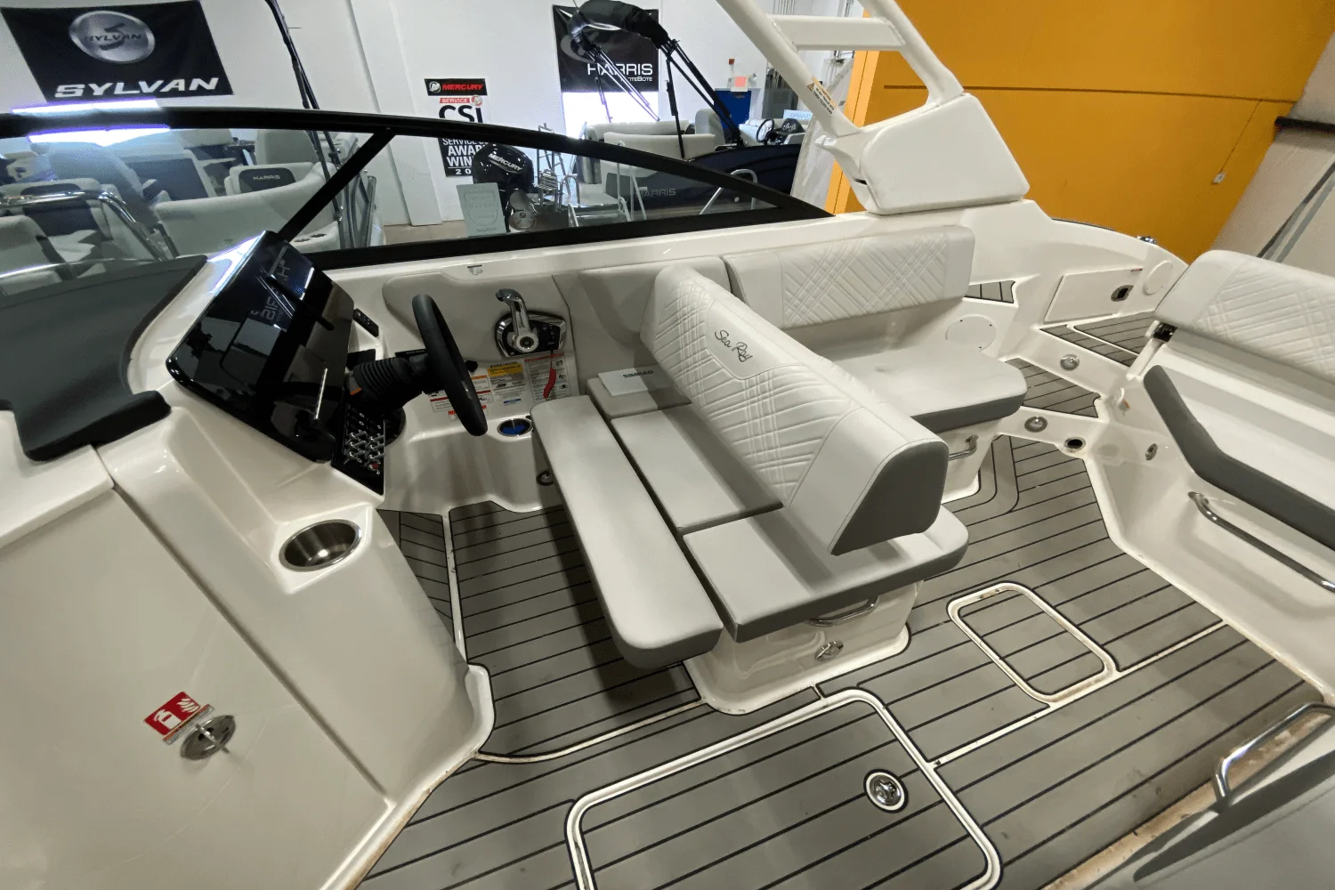 2025 Sea Ray 250 SDX Image Thumbnail #8