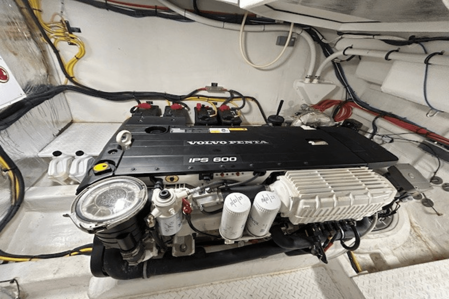 2019 Cruisers Yachts
                                                             46 CANTIUS Image Thumbnail #34