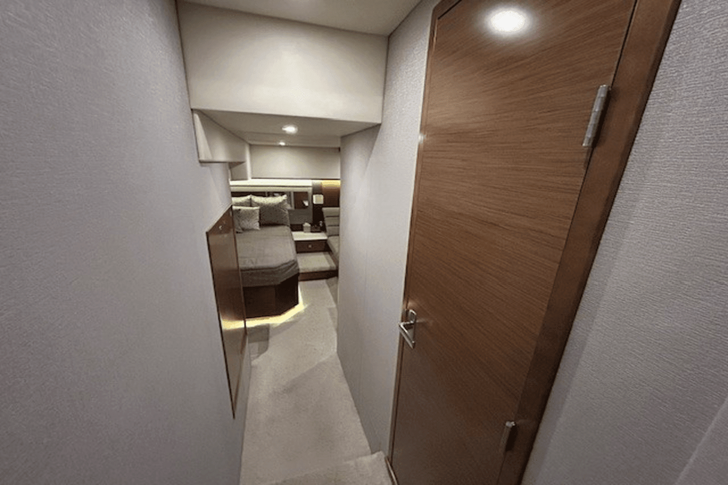 2019 Cruisers Yachts
                                                             46 CANTIUS Image Thumbnail #21