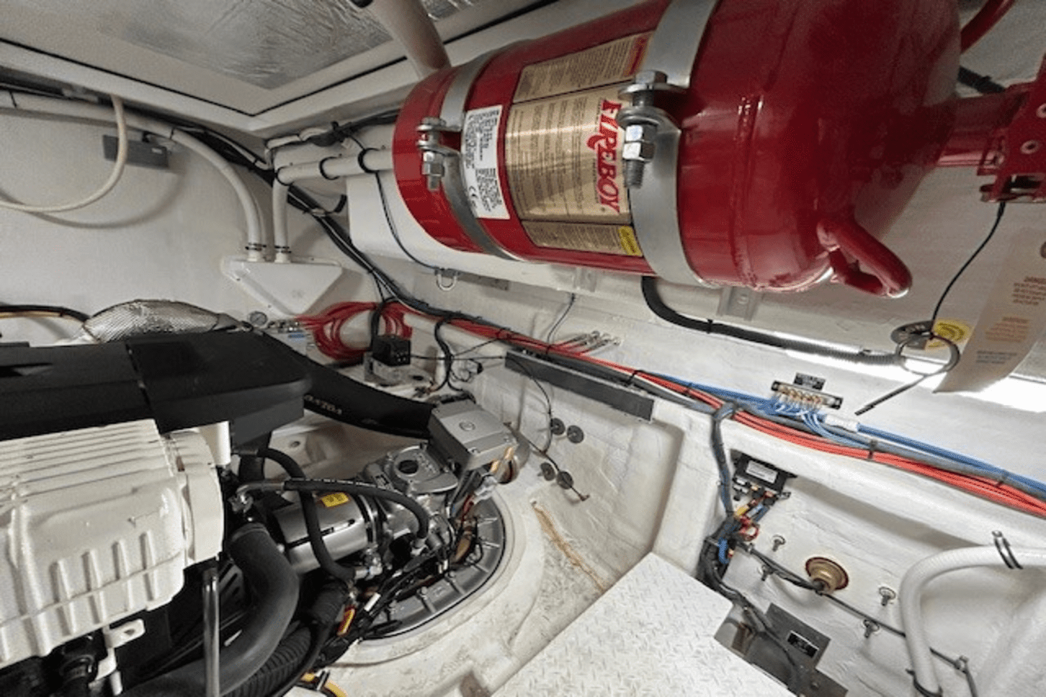 2019 Cruisers Yachts
                                                             46 CANTIUS Image Thumbnail #33