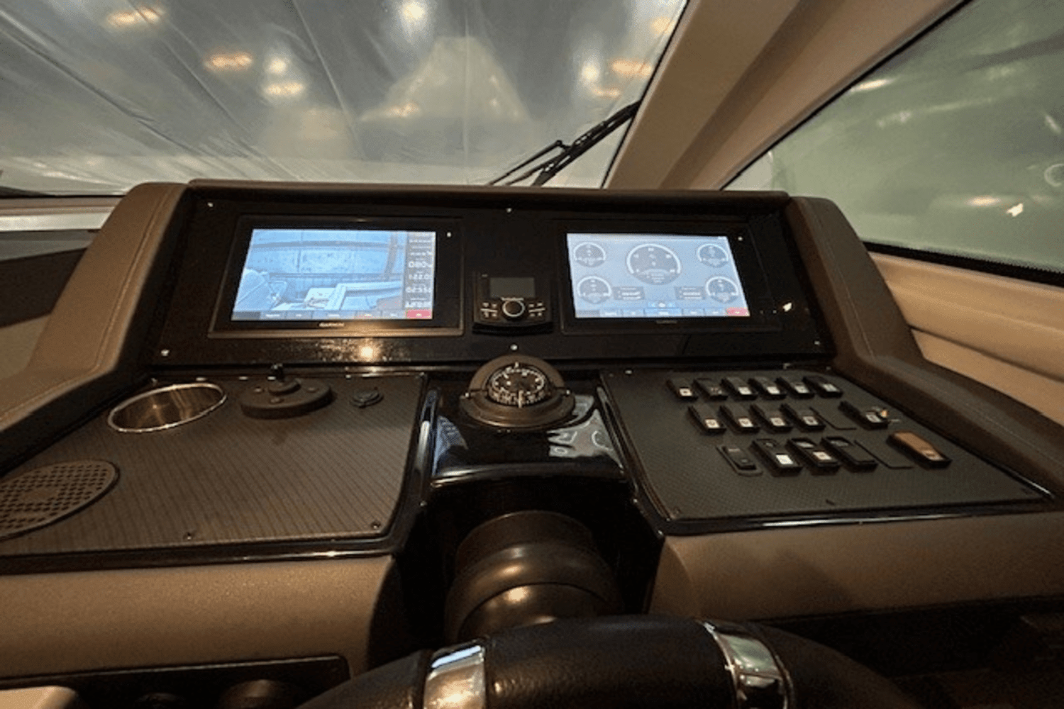 2019 Cruisers Yachts
                                                             46 CANTIUS Image Thumbnail #15