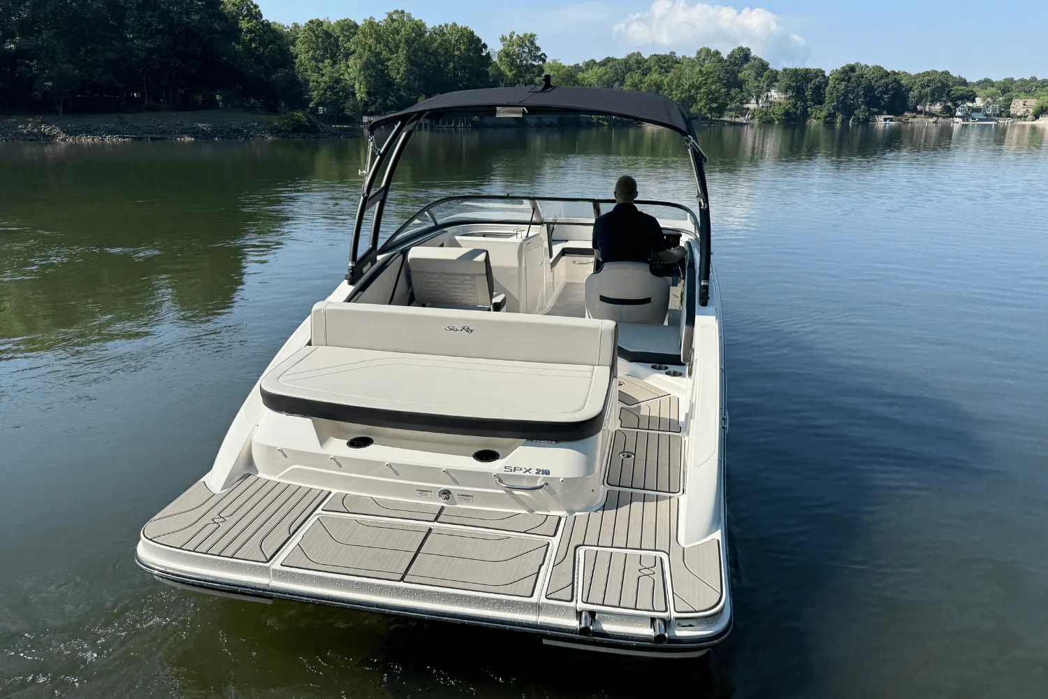2025 Sea Ray SPX 210 Image Thumbnail #4