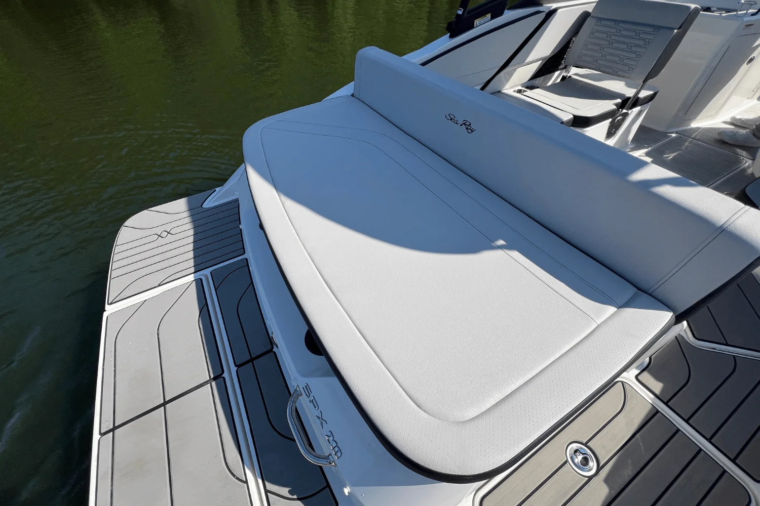 2025 Sea Ray SPX 210 Image Thumbnail #10