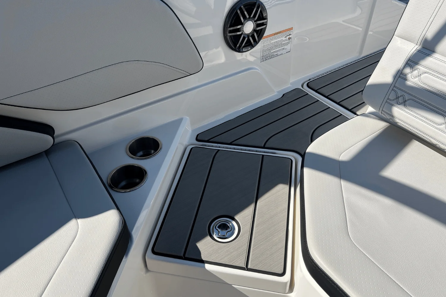 2025 Sea Ray SPX 210 Image Thumbnail #11