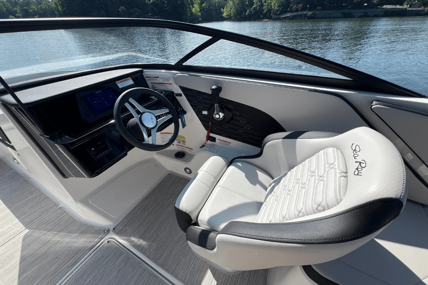 2025 Sea Ray SPX 210 Image Thumbnail #19