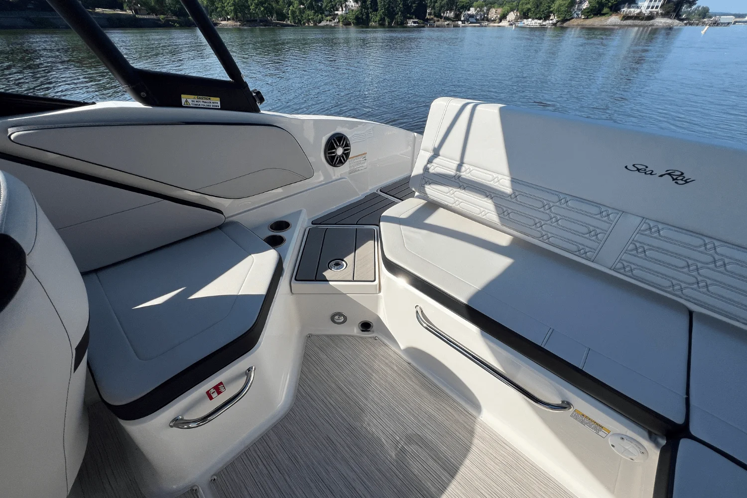 2025 Sea Ray SPX 210 Image Thumbnail #12