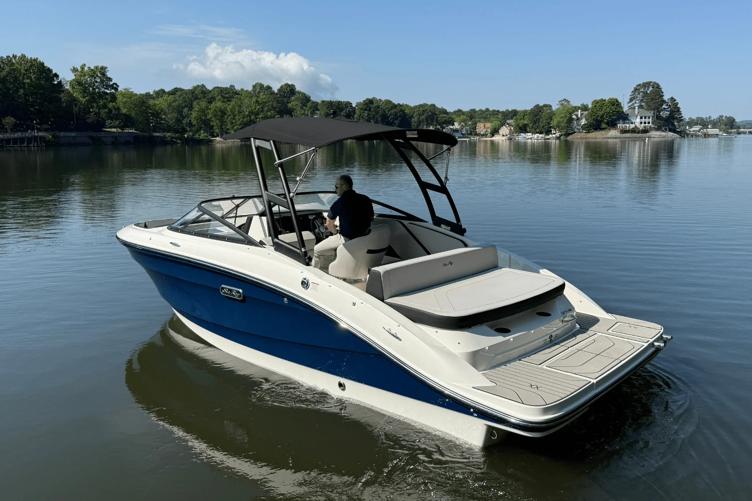 2025 Sea Ray SPX 210 Image Thumbnail #1