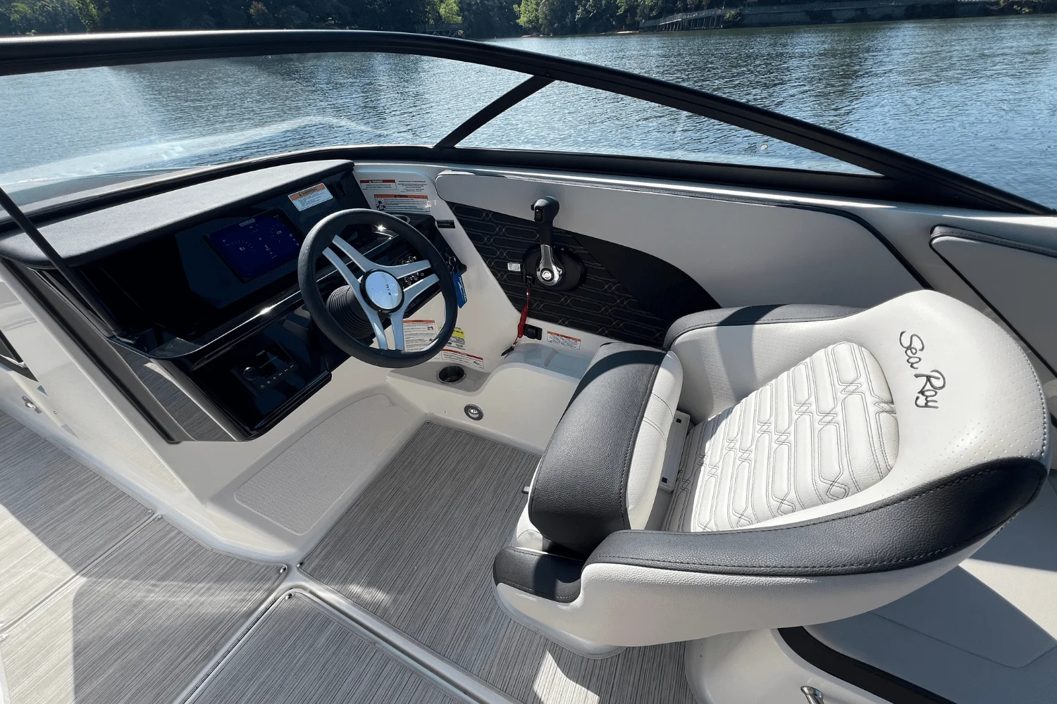 2025 Sea Ray SPX 210 Image Thumbnail #20