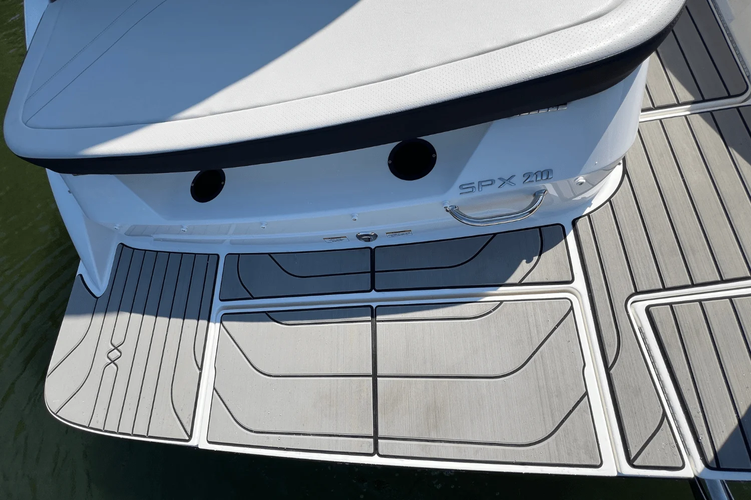 2025 Sea Ray SPX 210 Image Thumbnail #9