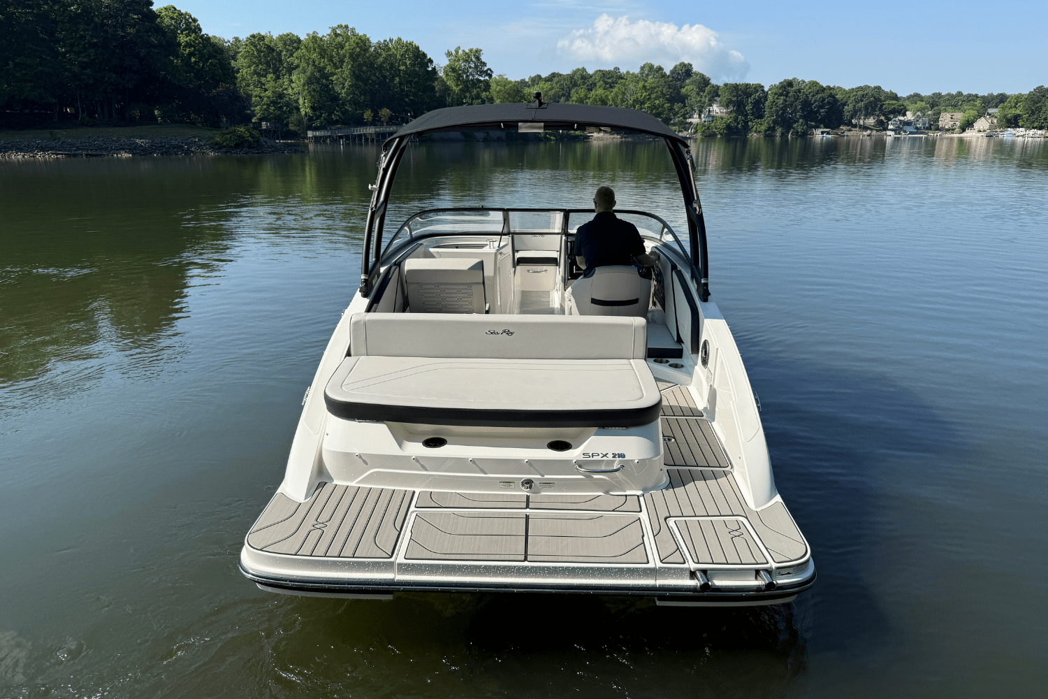 2025 Sea Ray SPX 210 Image Thumbnail #3