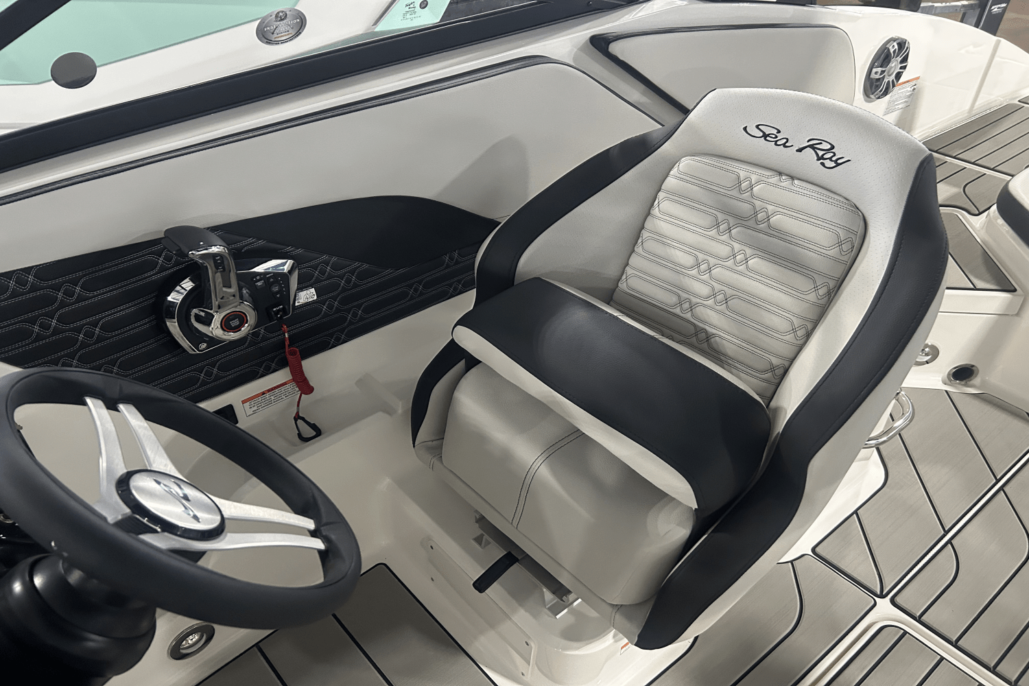 2025 Sea Ray SPX 210 Outboard Image Thumbnail #13