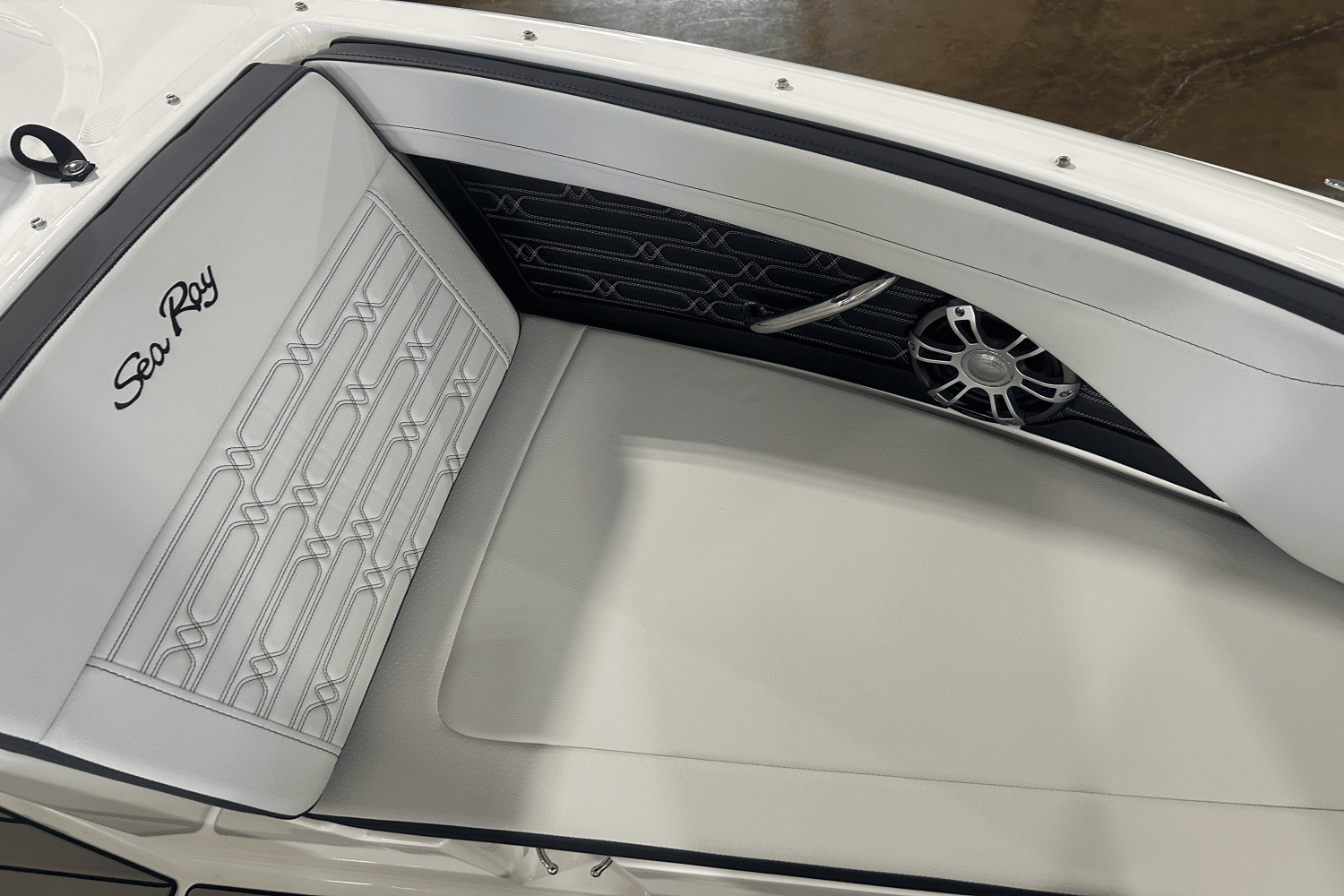 2025 Sea Ray SPX 210 Outboard Image Thumbnail #17