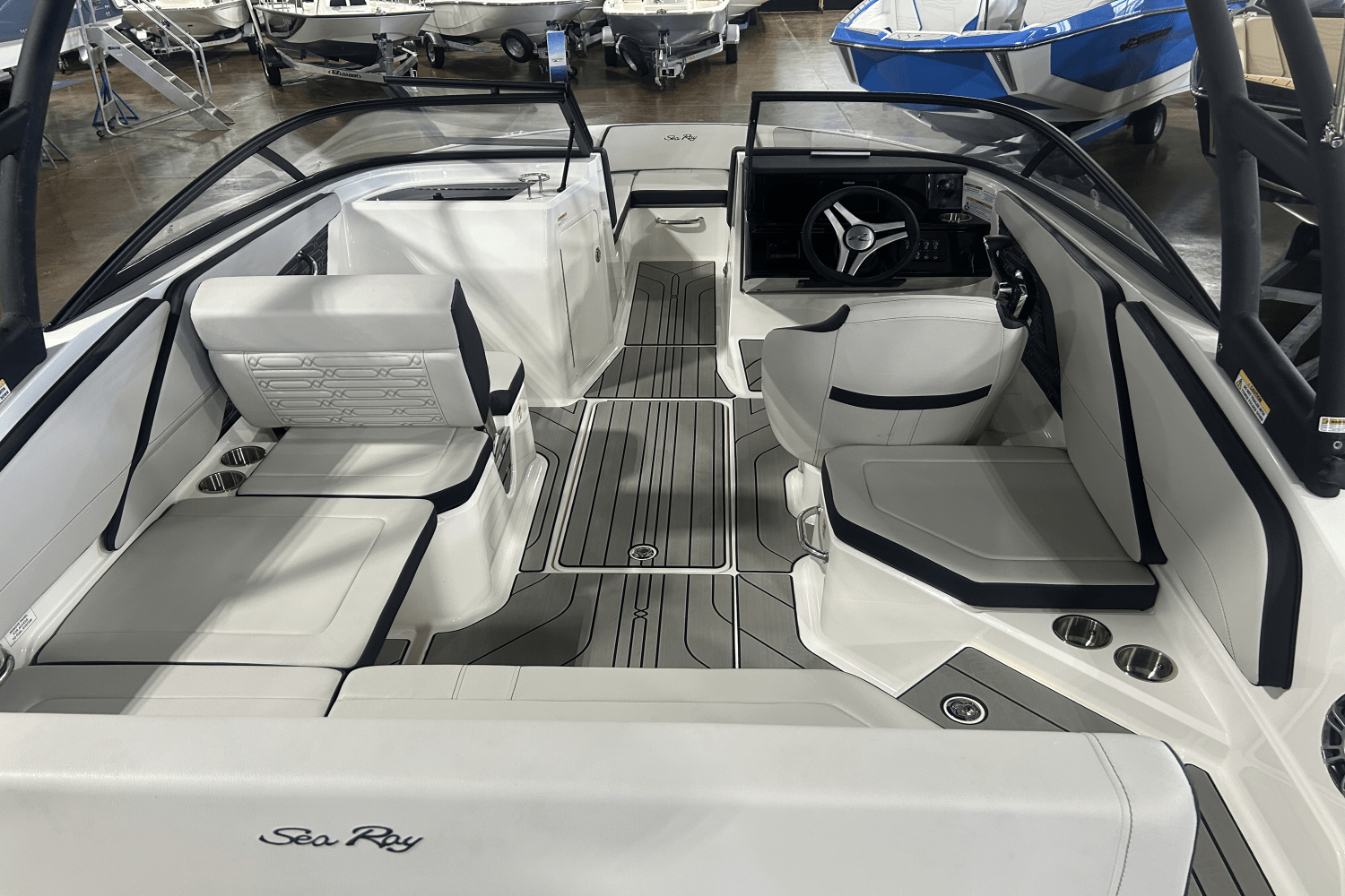 2025 Sea Ray SPX 210 Outboard Image Thumbnail #6