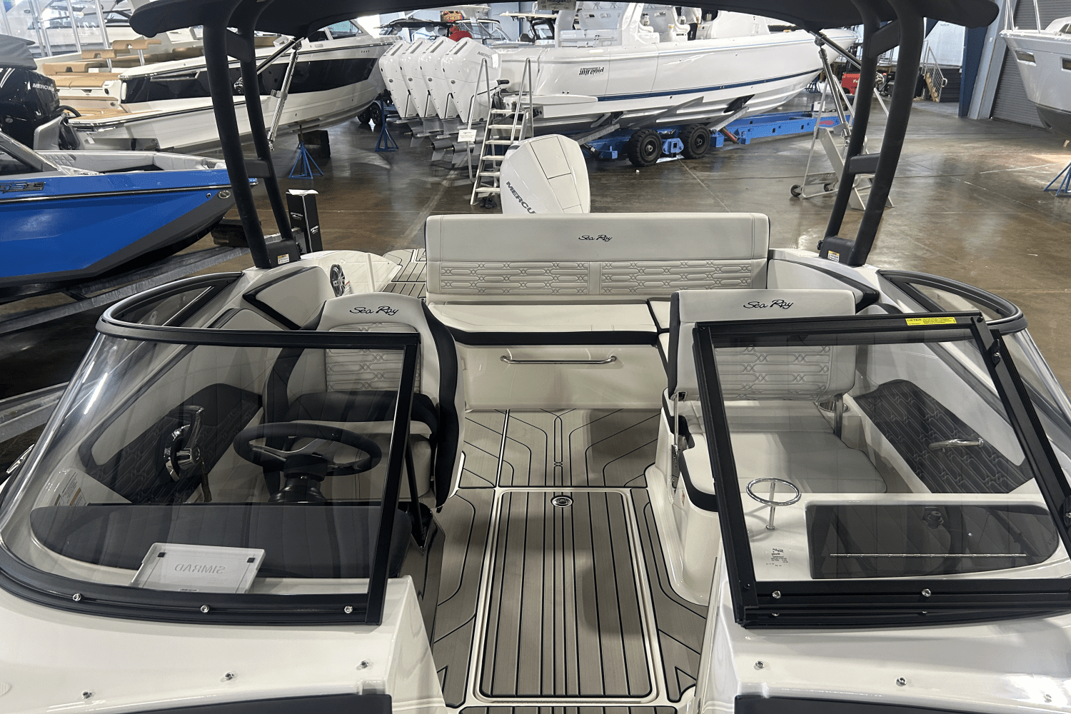 2025 Sea Ray SPX 210 Outboard Image Thumbnail #18