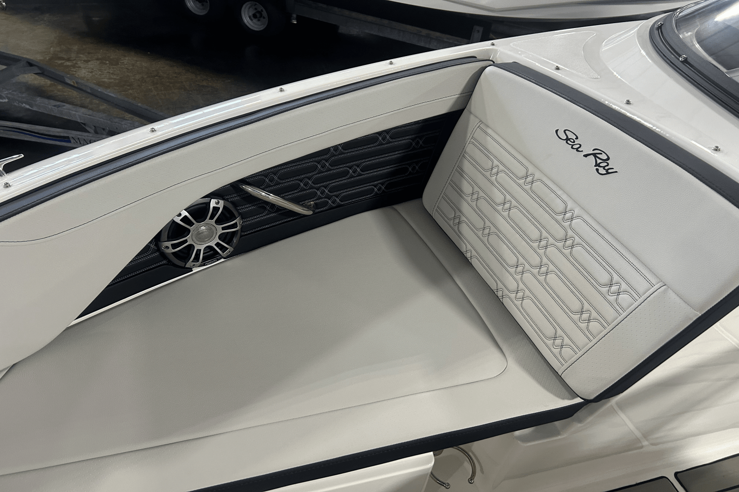 2025 Sea Ray SPX 210 Outboard Image Thumbnail #16