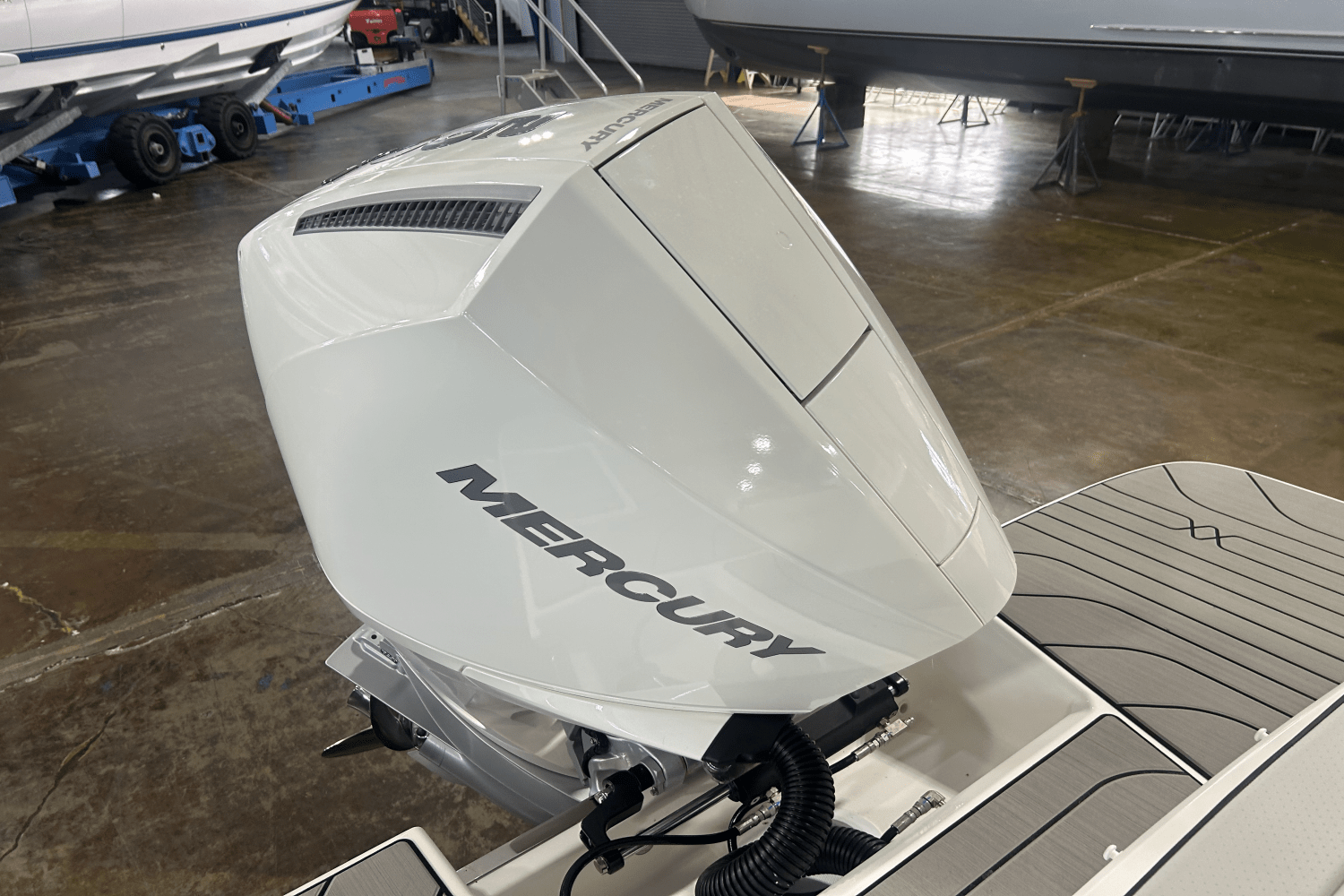 2025 Sea Ray SPX 210 Outboard Image Thumbnail #7