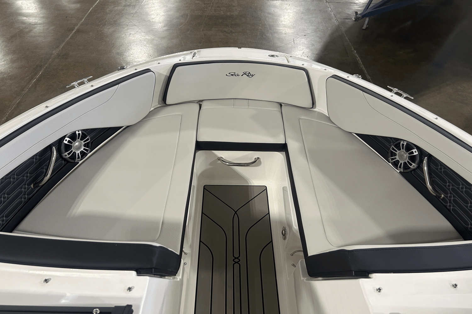 2025 Sea Ray SPX 210 Outboard Image Thumbnail #15