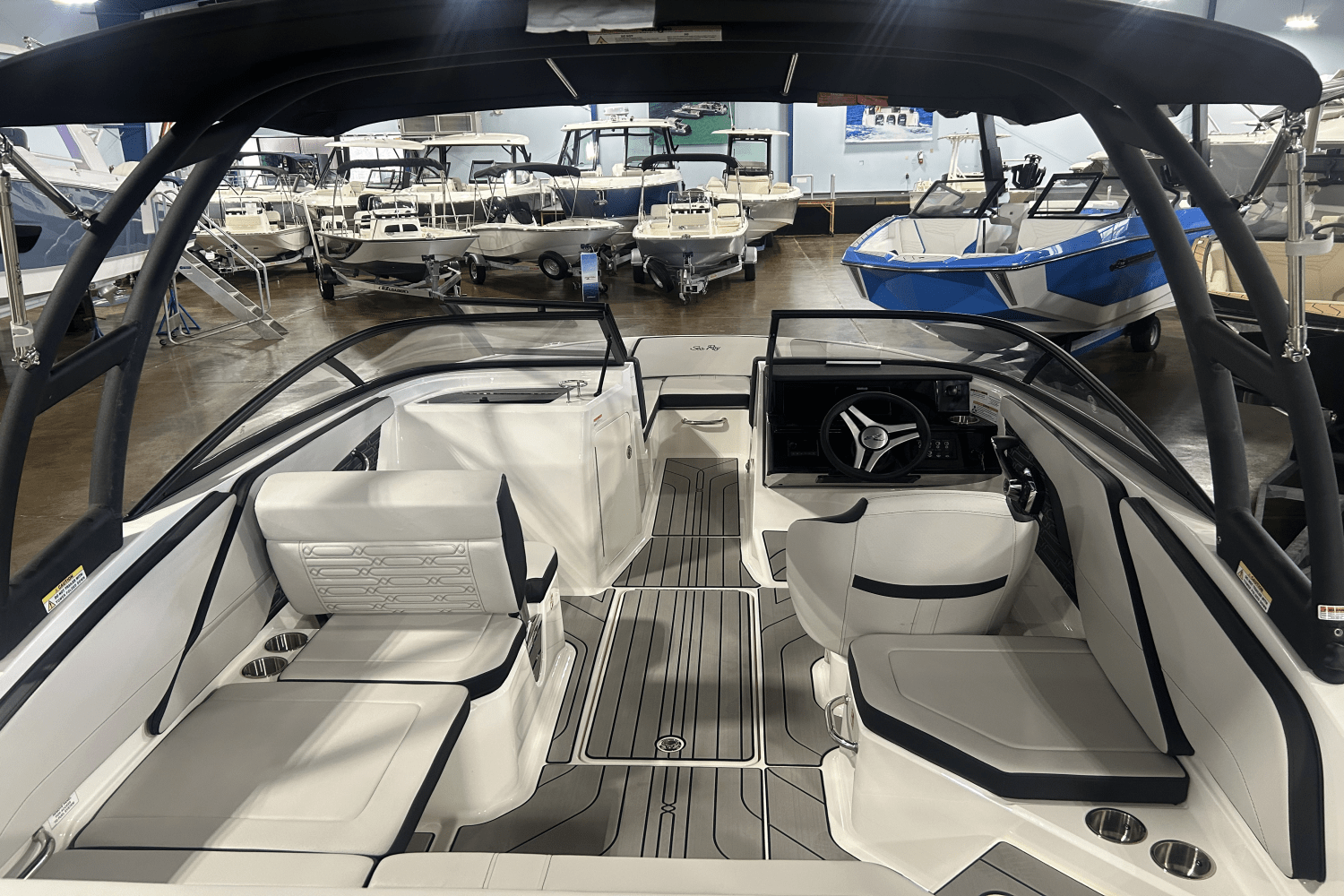 2025 Sea Ray SPX 210 Outboard Image Thumbnail #5