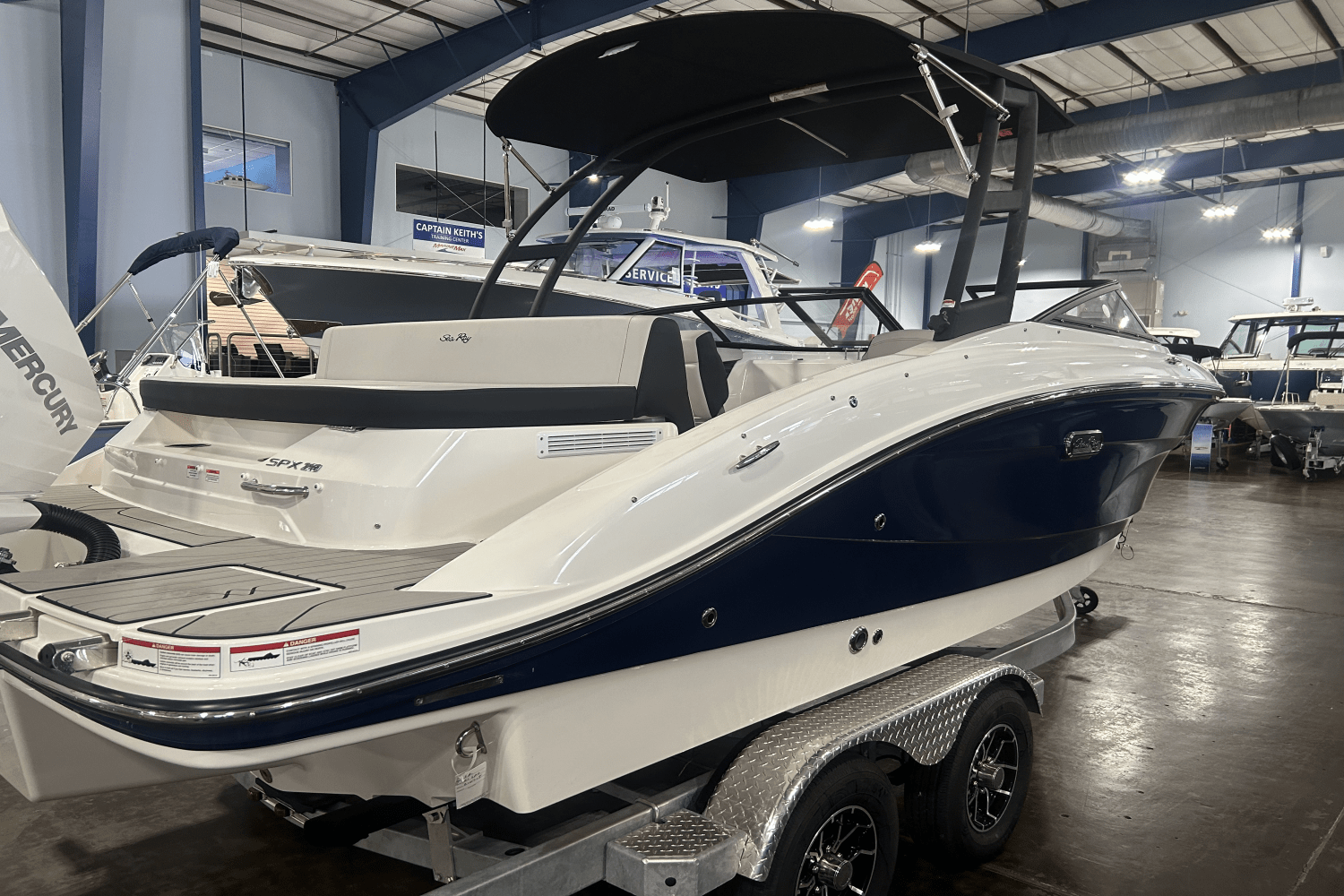 2025 Sea Ray SPX 210 Outboard Image Thumbnail #2