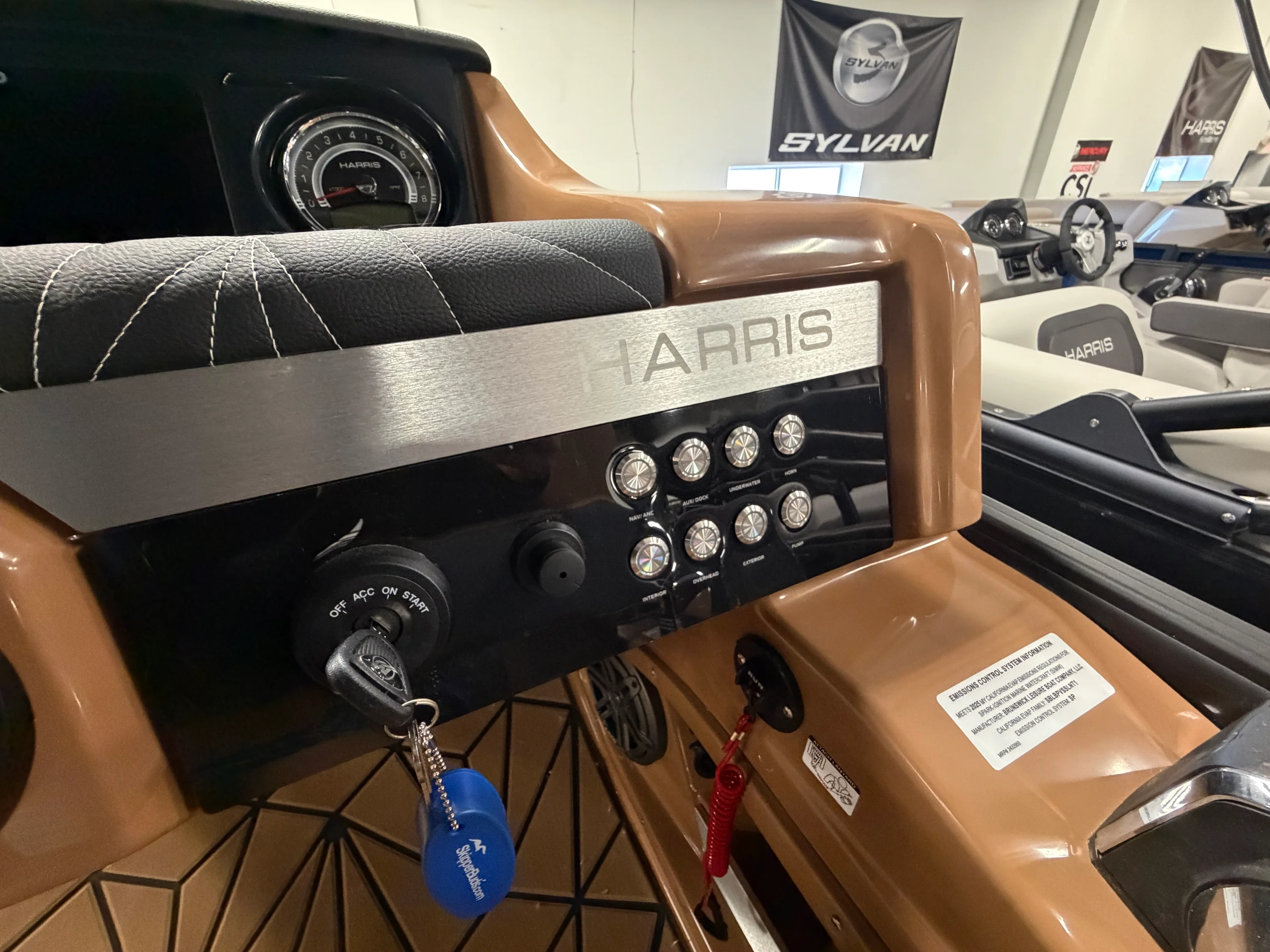 2025 Harris Grand Mariner 250 Image Thumbnail #15