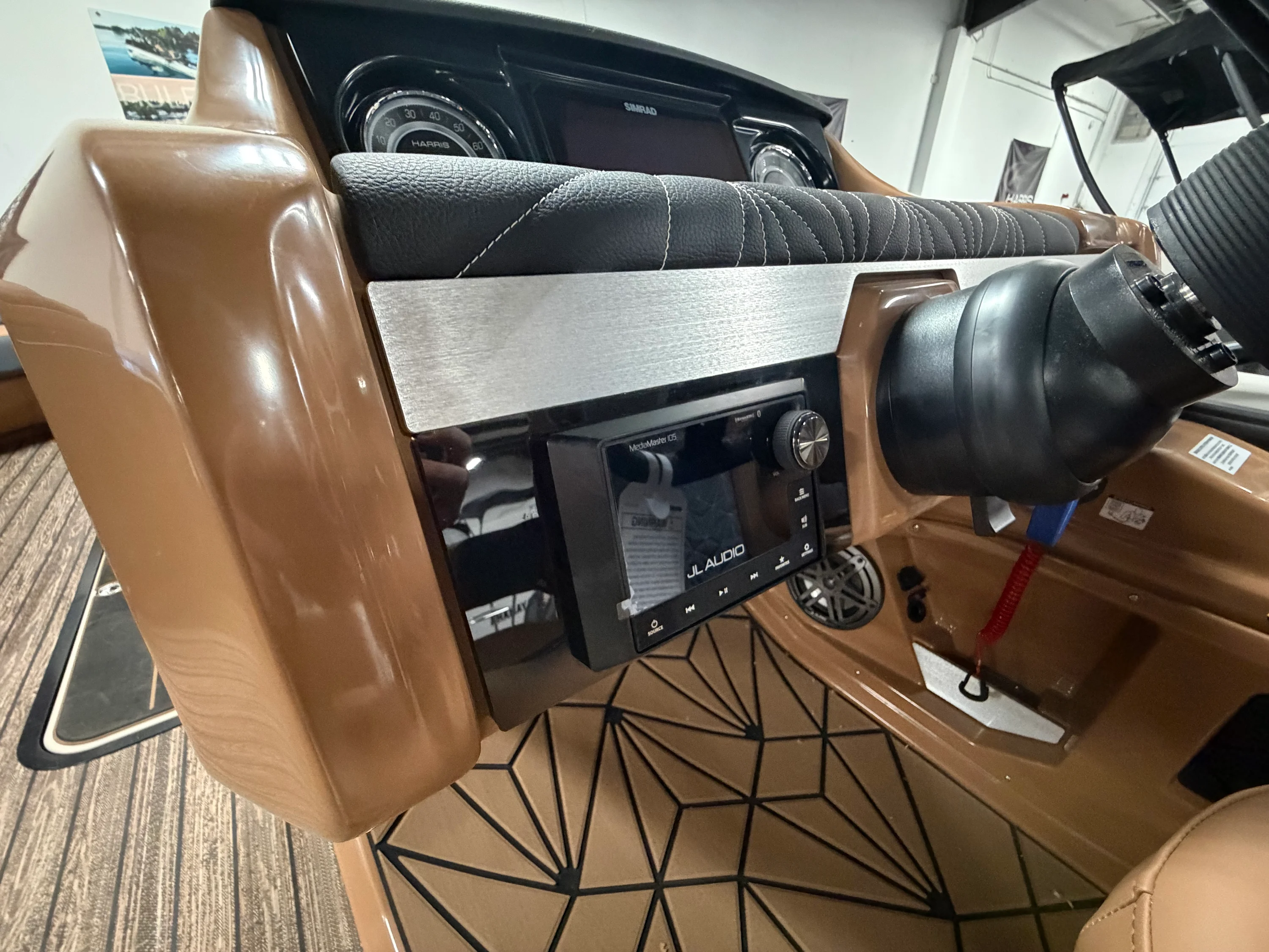 2025 Harris Grand Mariner 250 Image Thumbnail #14