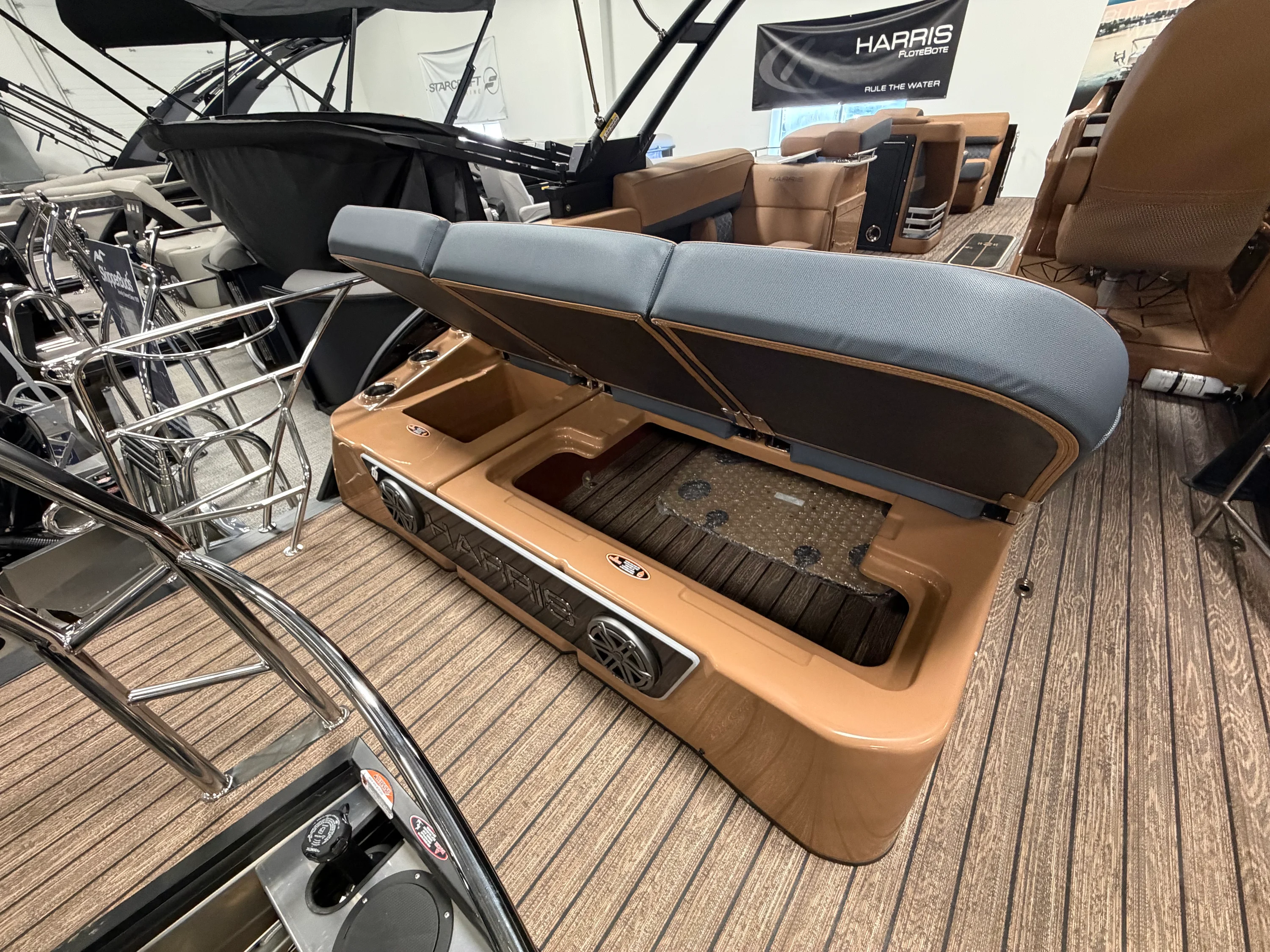 2025 Harris Grand Mariner 250 Image Thumbnail #25