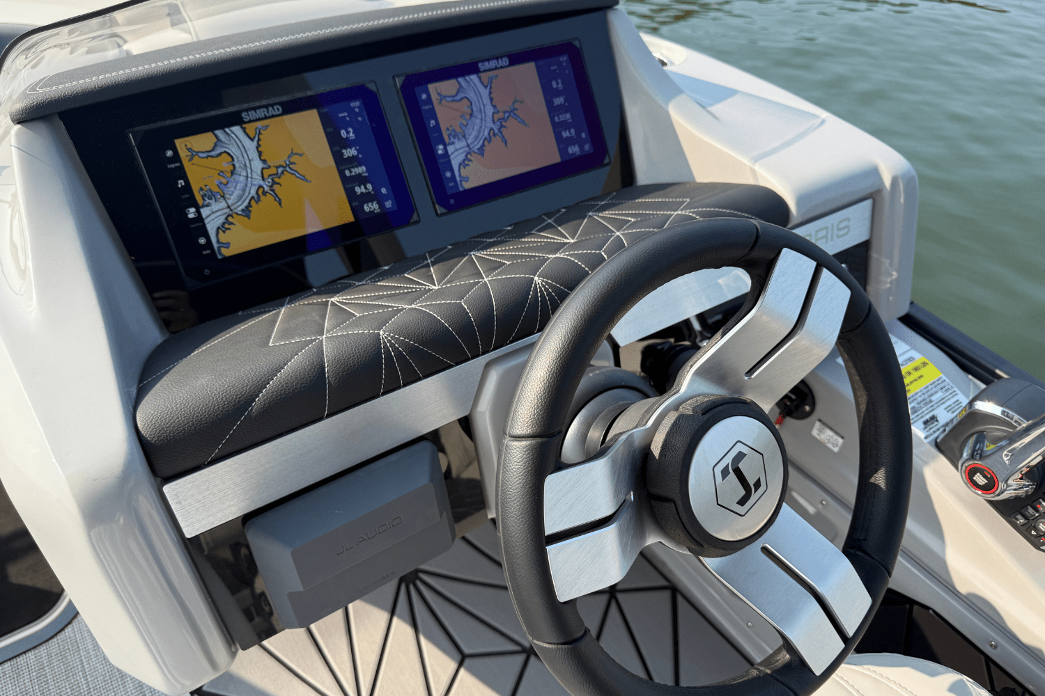 2025 Harris Grand Mariner 250 Image Thumbnail #18