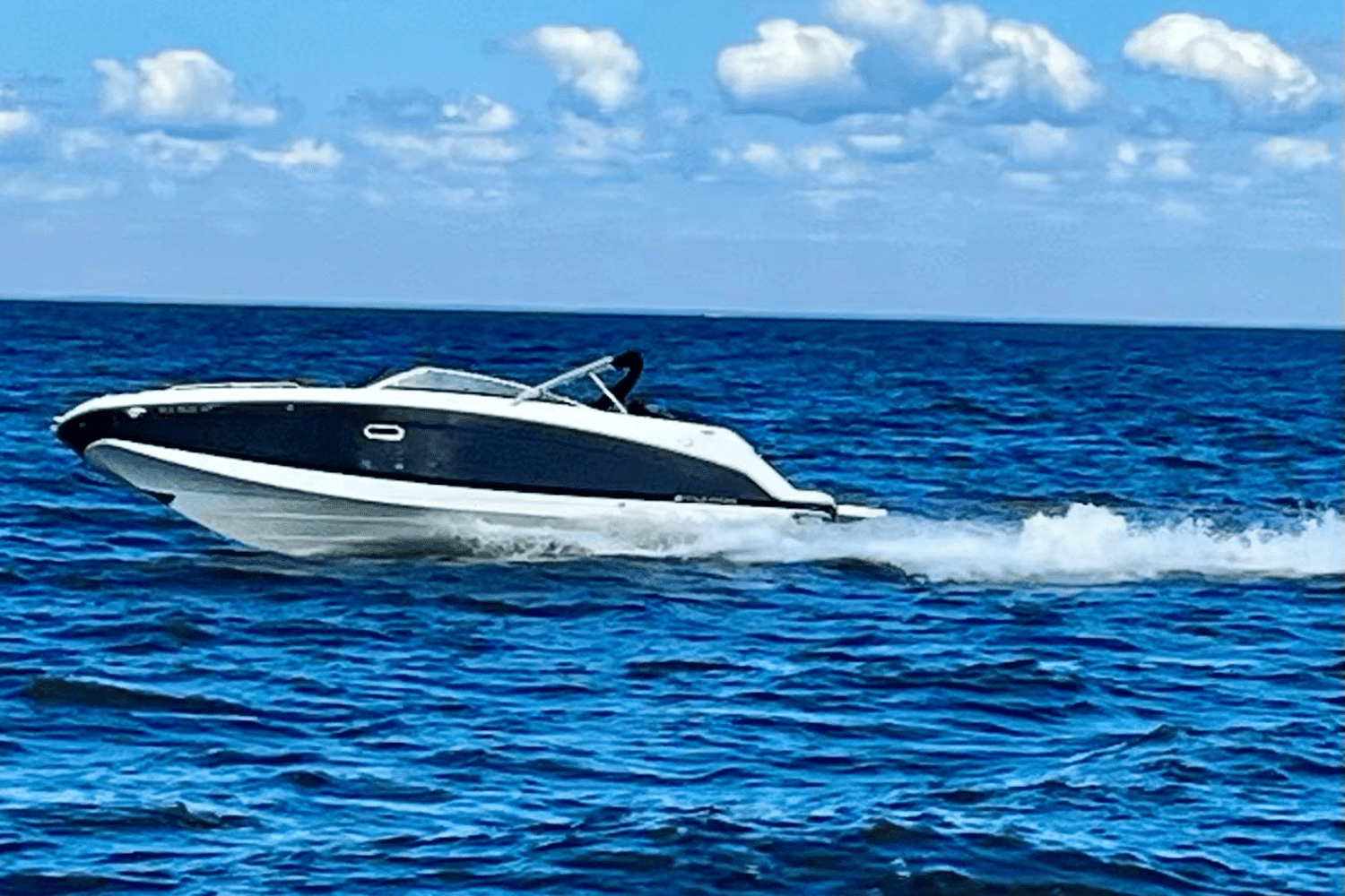 2021 Four Winns
                                                             HD5 Image Thumbnail #0