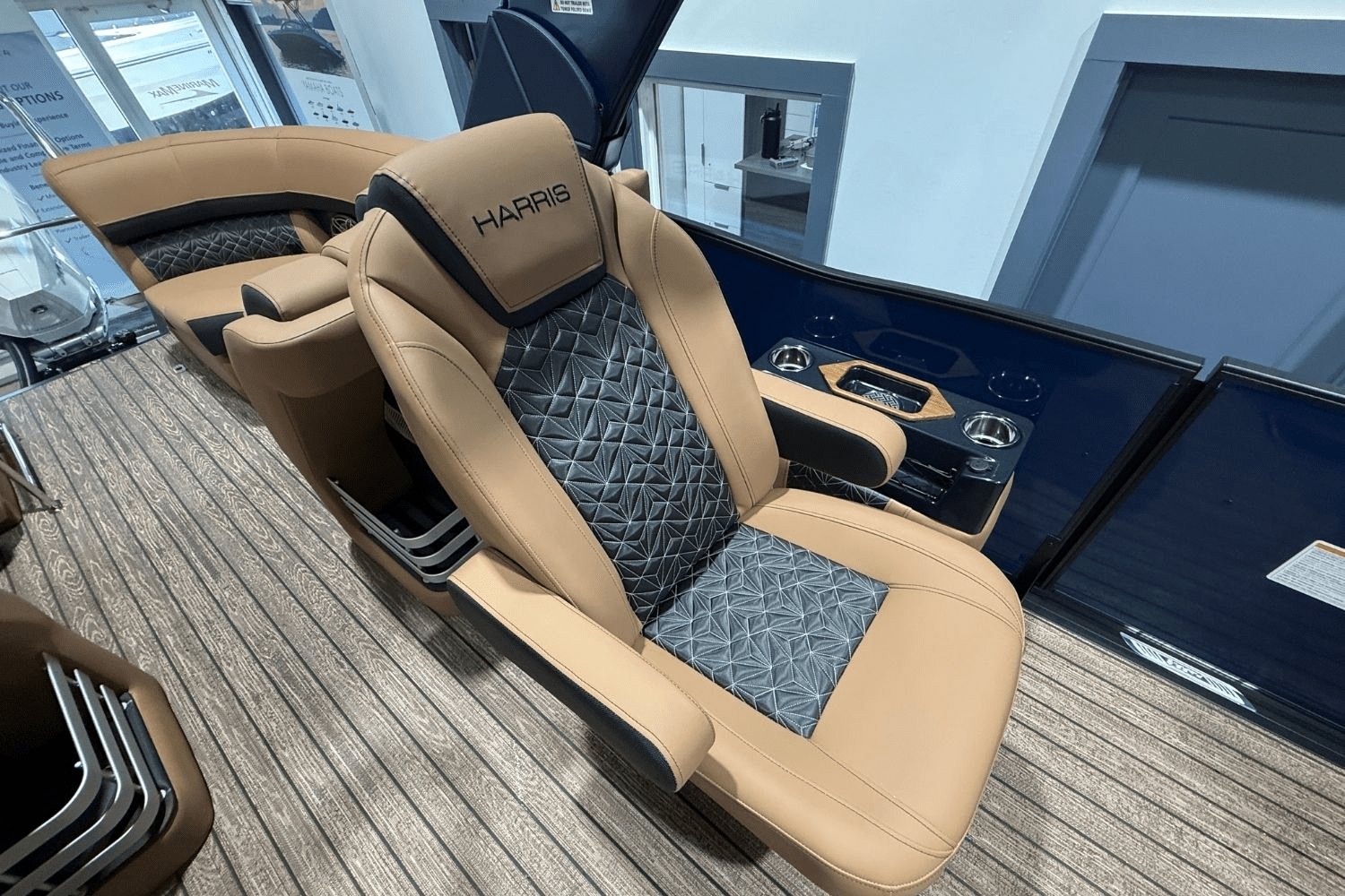 2025 Harris 230 Grand Mariner Image Thumbnail #17