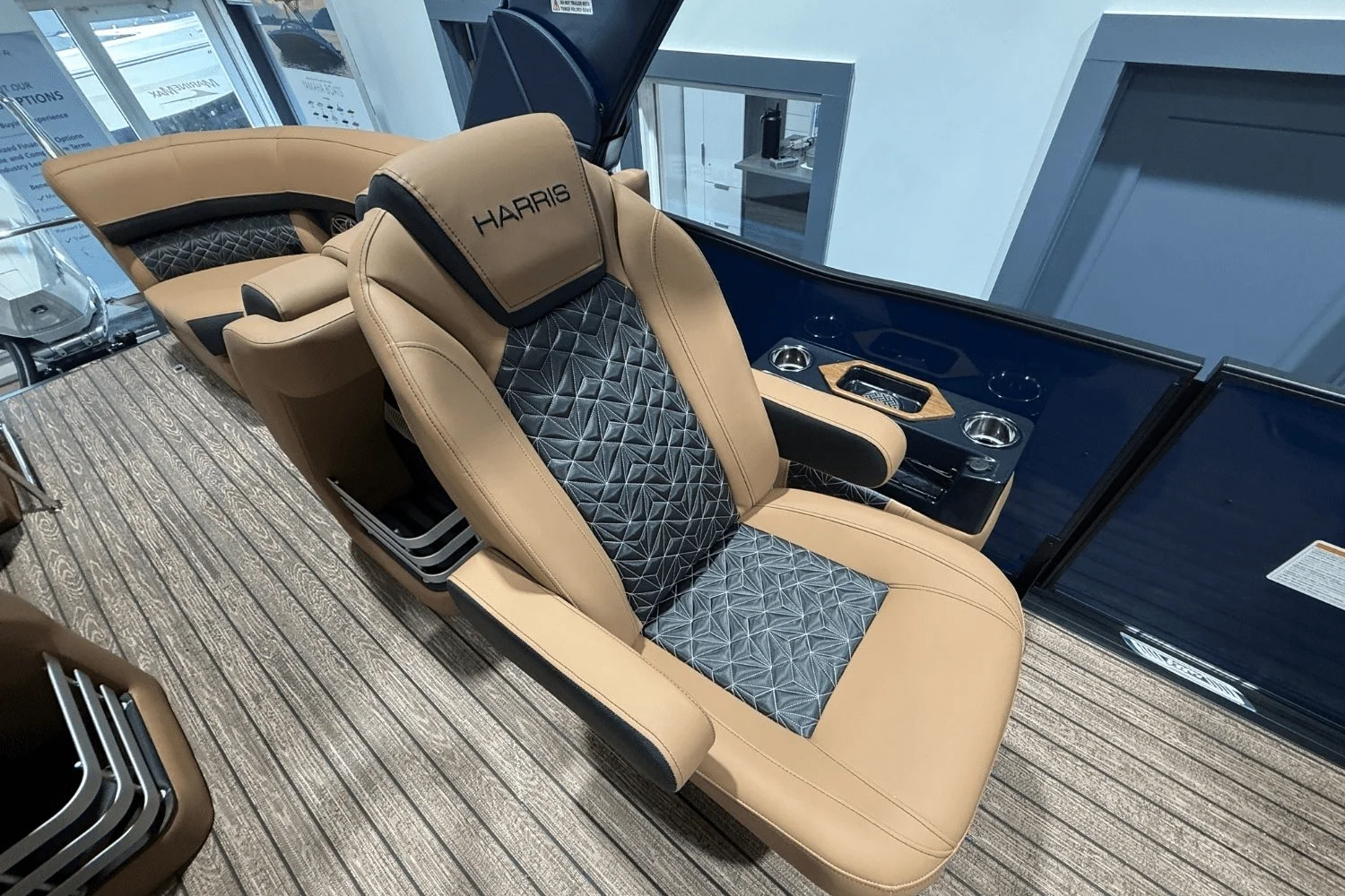 2025 Harris 230 Grand Mariner Image Thumbnail #17