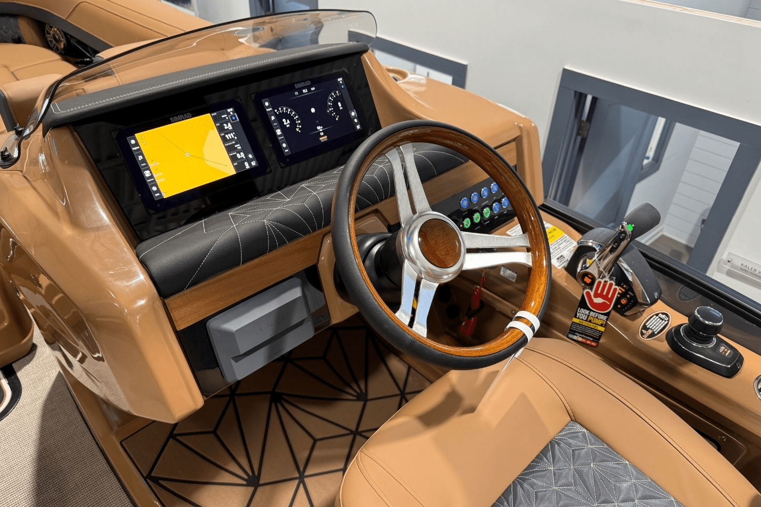 2025 Harris Grand Mariner 250 Image Thumbnail #15