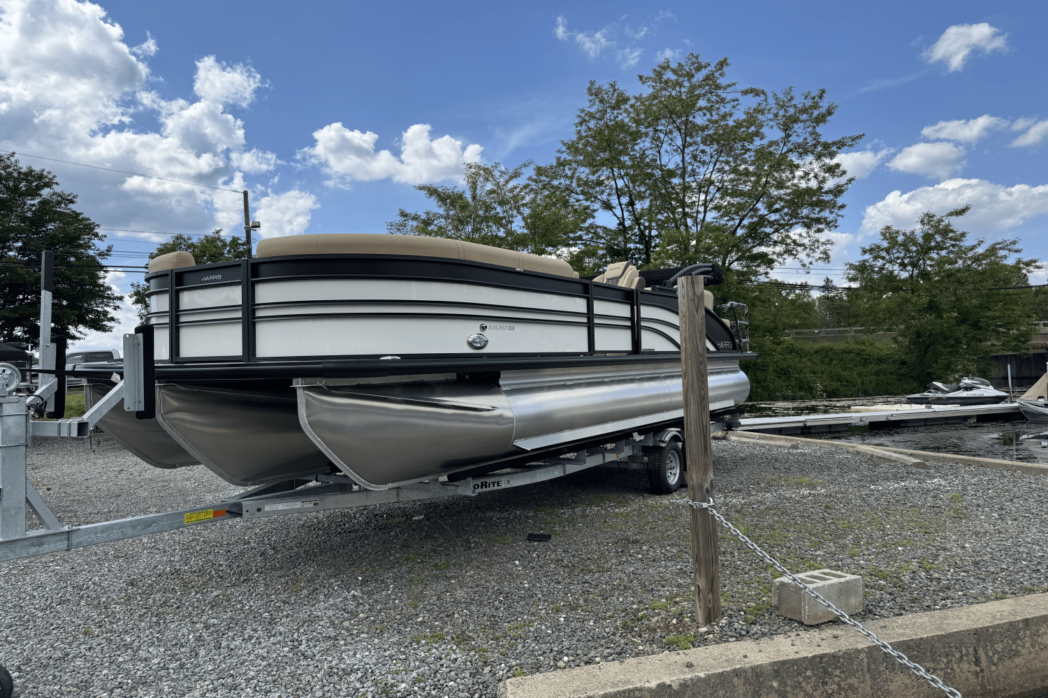 2025 Harris 230 Sunliner Image Thumbnail #31