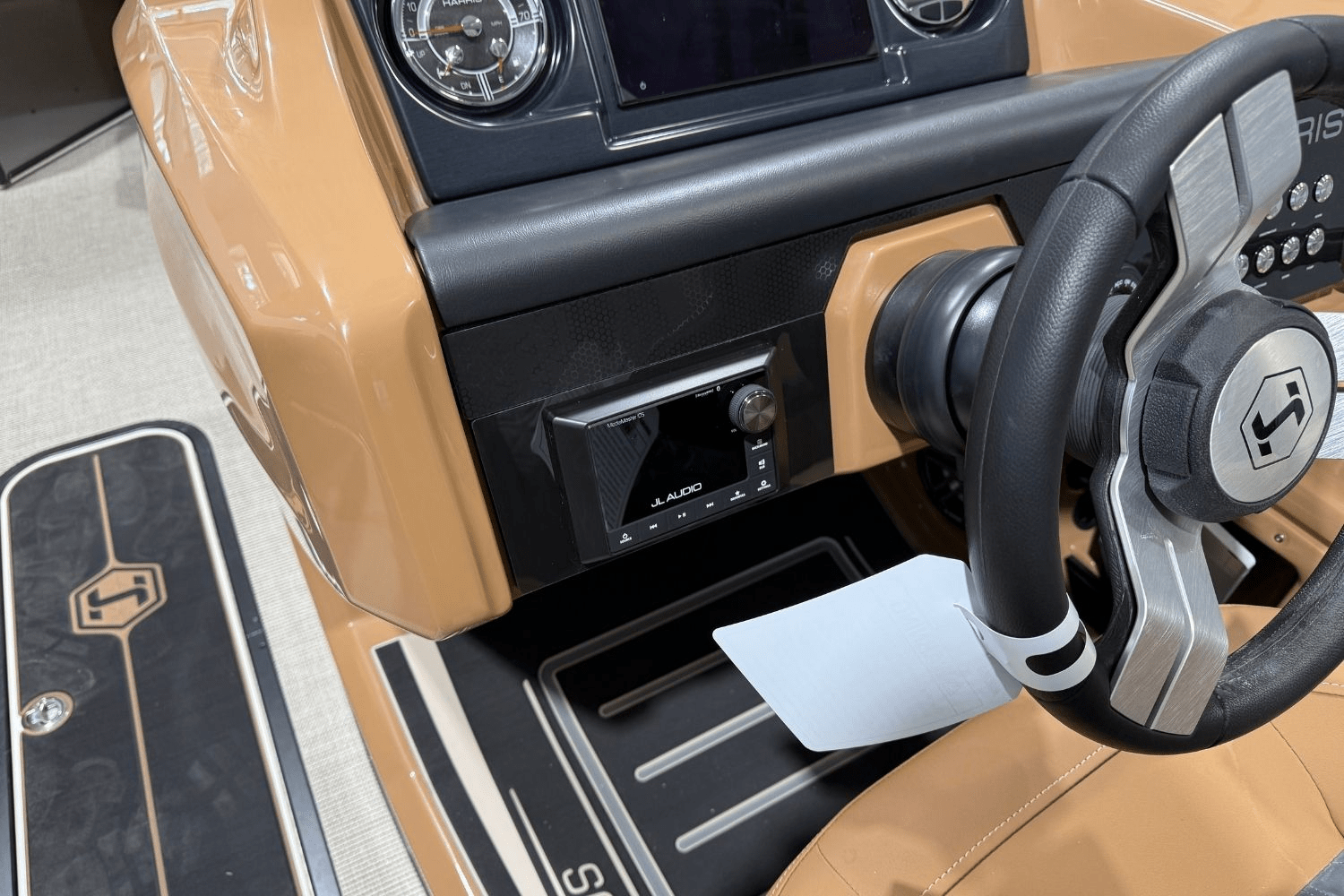 2025 Harris 230 Solstice Image Thumbnail #21