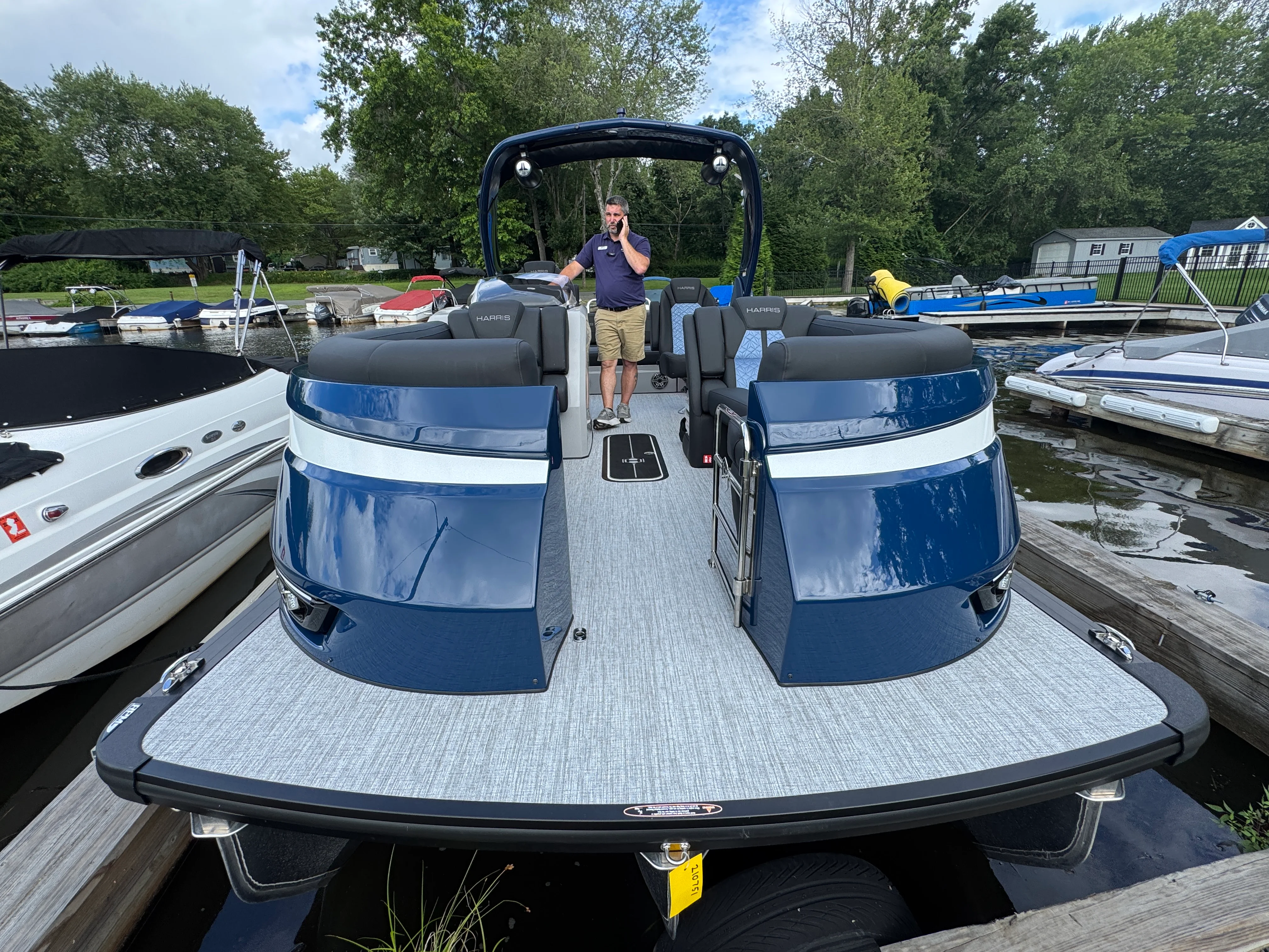 2025 Harris 230 Grand Mariner Image Thumbnail #10