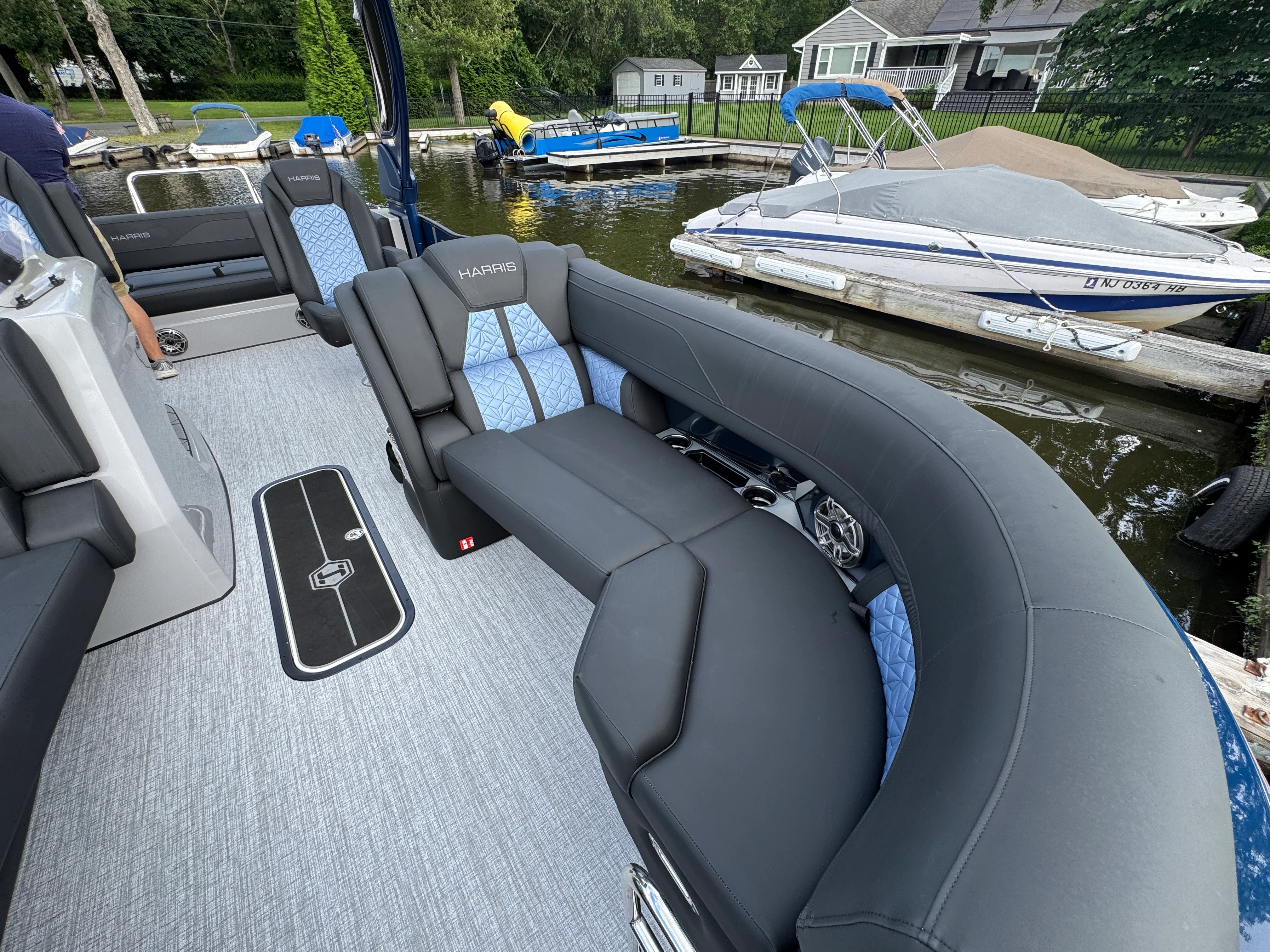 2025 Harris 230 Grand Mariner Image Thumbnail #13