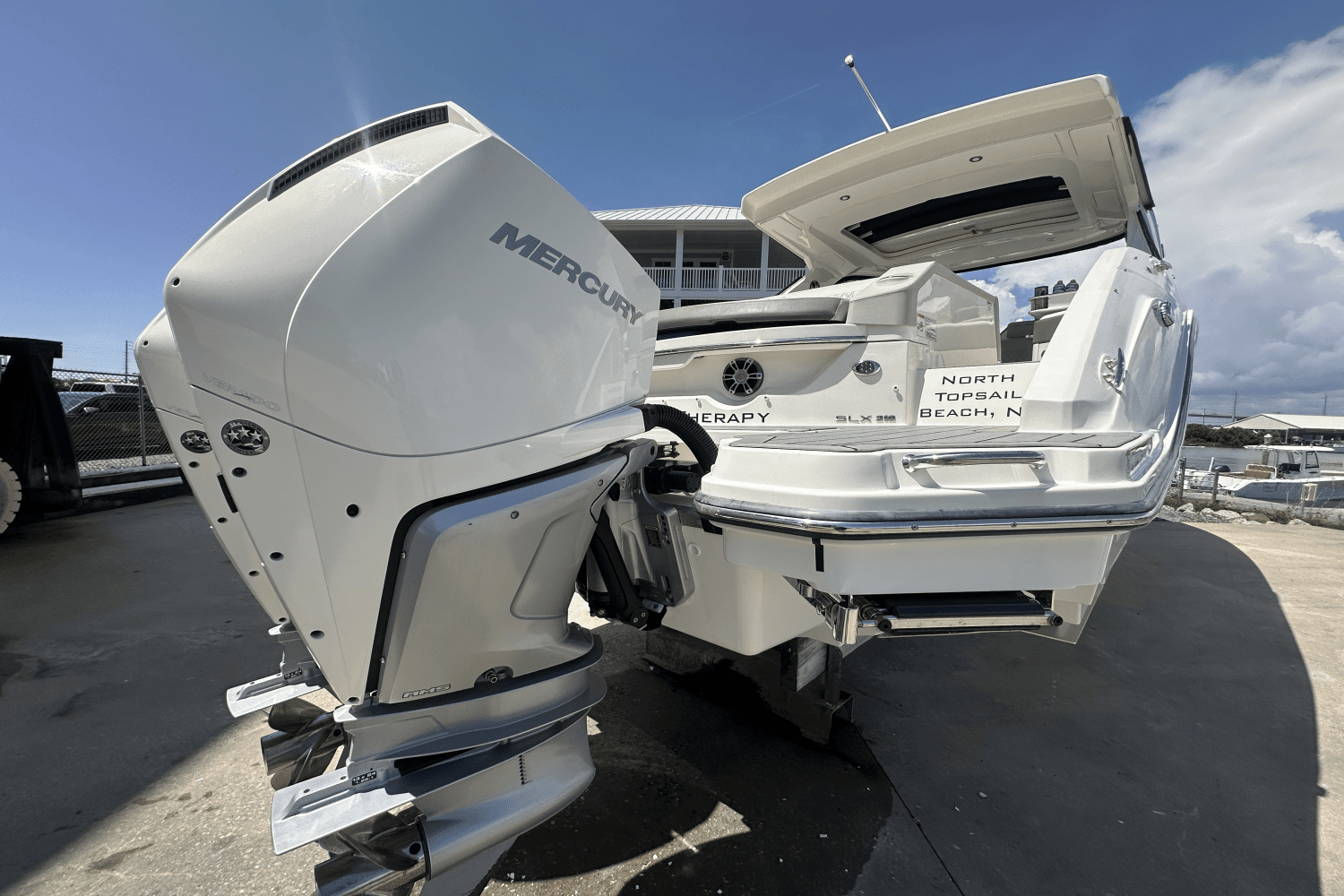 2022 Sea Ray 310 SLX OUTBOARD Image Thumbnail #3