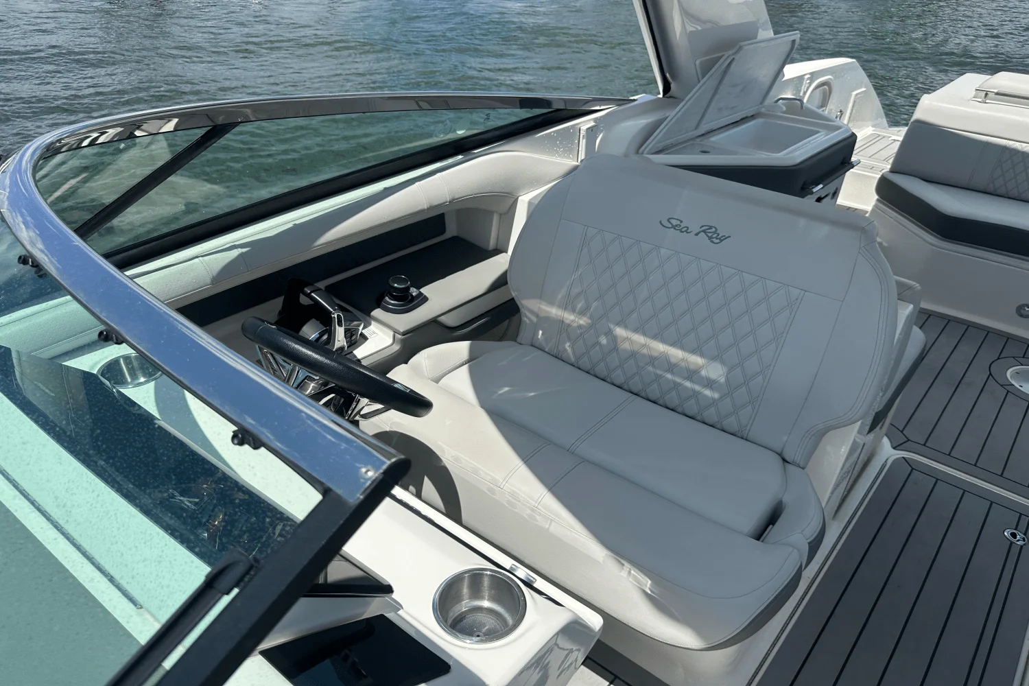 2022 Sea Ray 310 SLX OUTBOARD Image Thumbnail #12