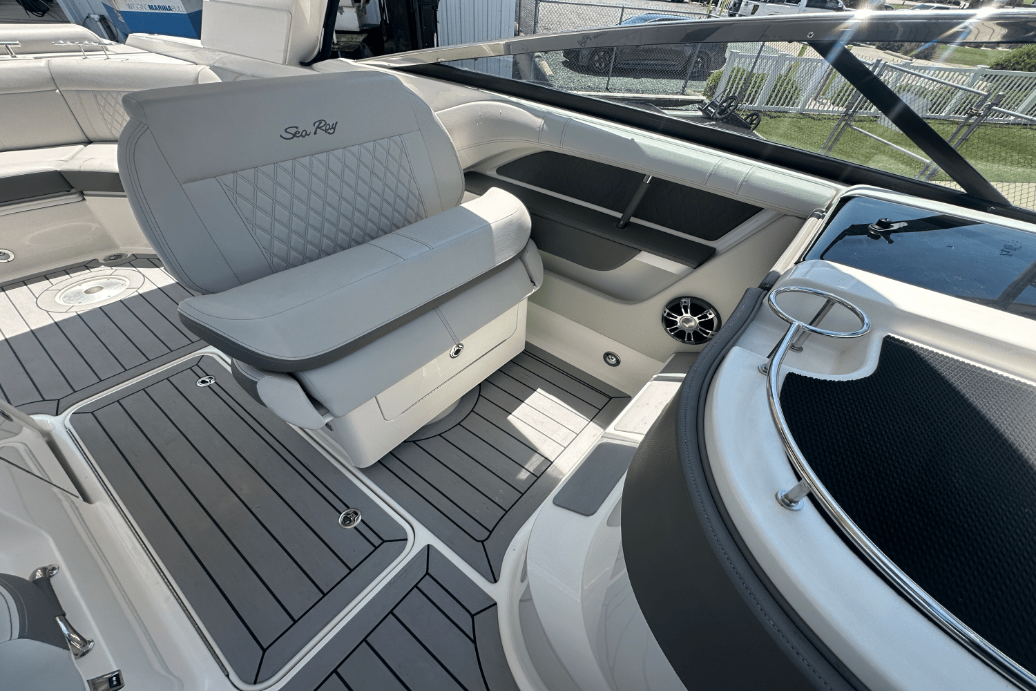 2022 Sea Ray 310 SLX OUTBOARD Image Thumbnail #26