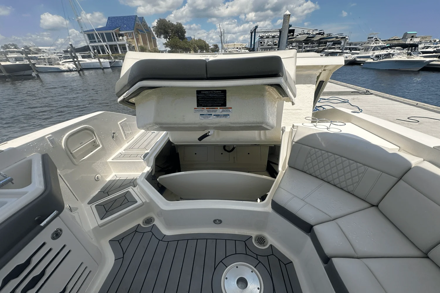 2022 Sea Ray 310 SLX OUTBOARD Image Thumbnail #8