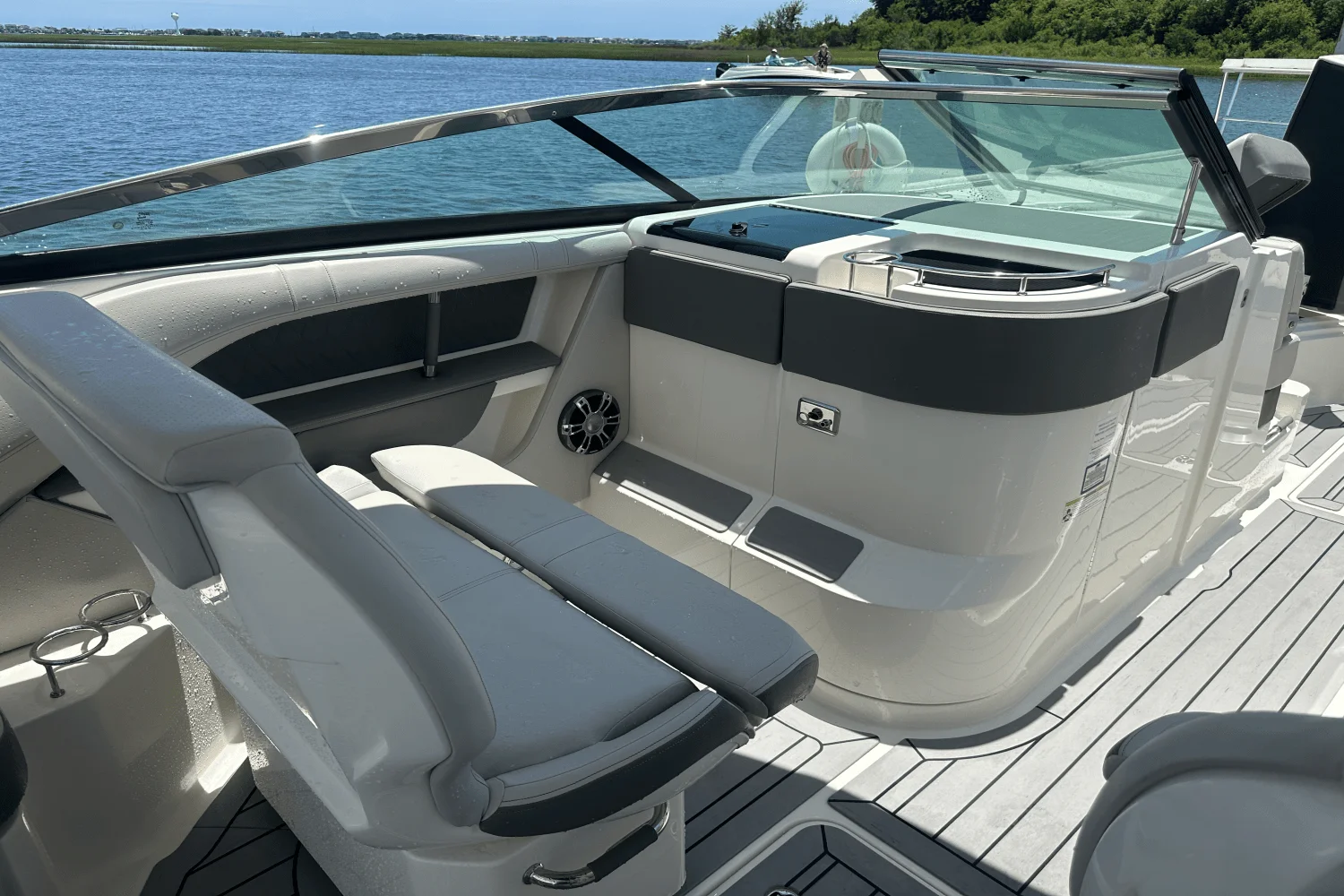 2022 Sea Ray 310 SLX OUTBOARD Image Thumbnail #7