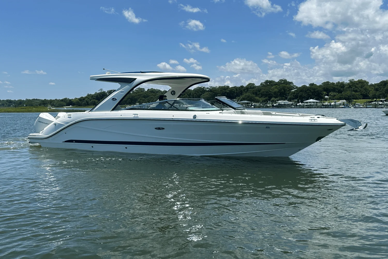 2022 Sea Ray 310 SLX OUTBOARD Image Thumbnail #3