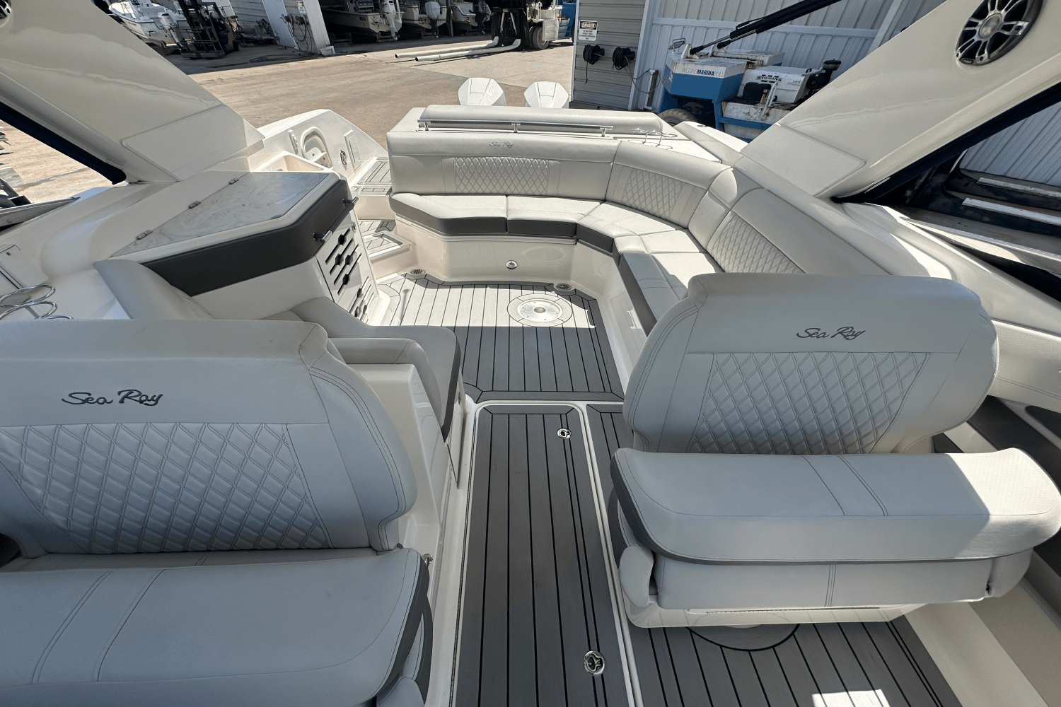 2022 Sea Ray 310 SLX OUTBOARD Image Thumbnail #27