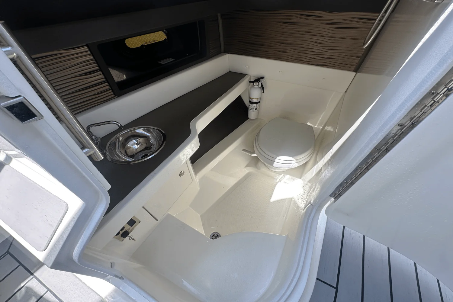 2022 Sea Ray 310 SLX OUTBOARD Image Thumbnail #20