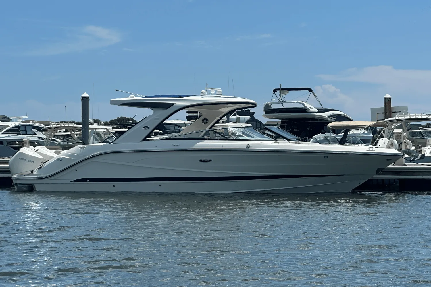 2022 Sea Ray 310 SLX OUTBOARD Image Thumbnail #4